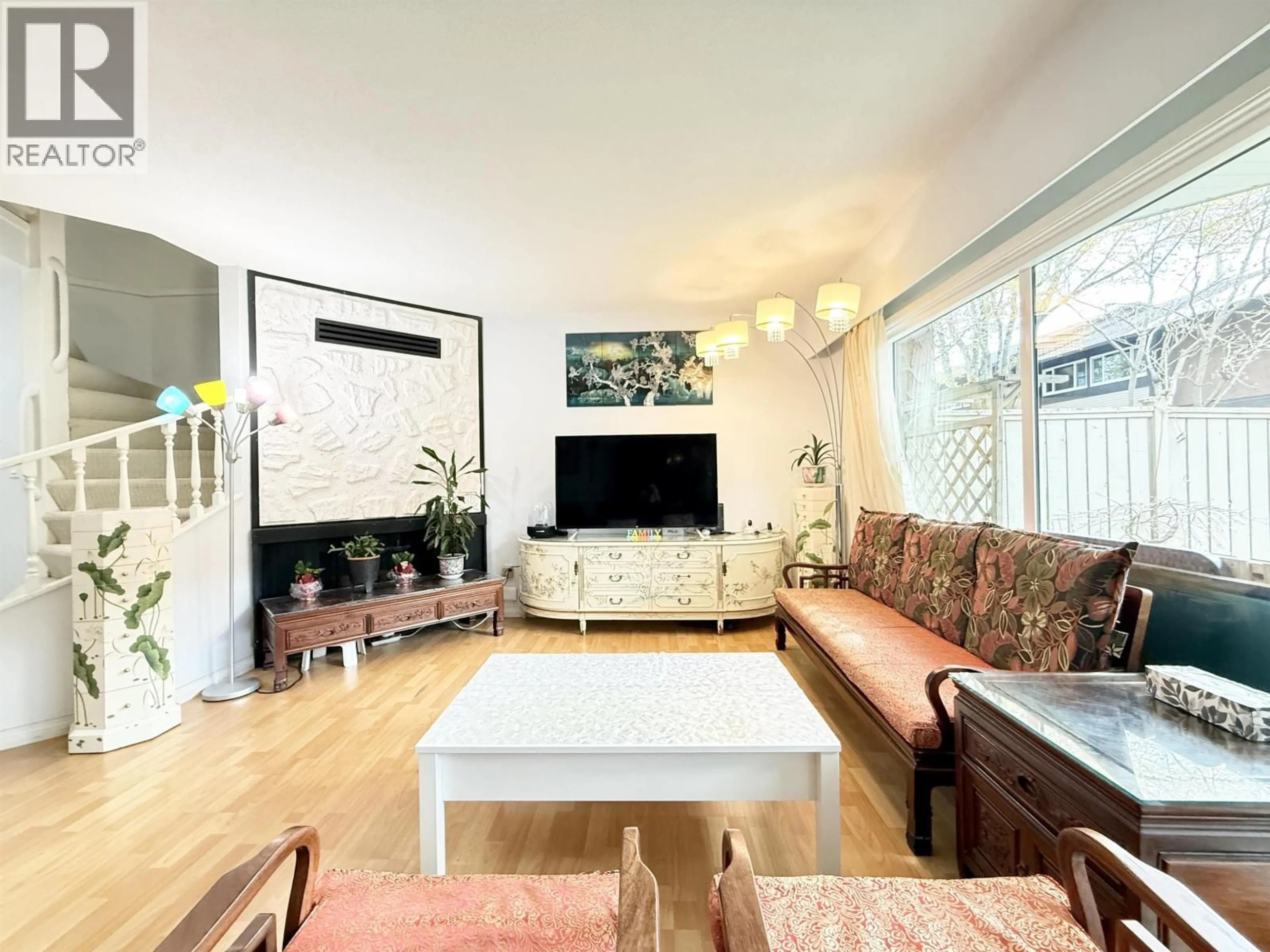 Living room with furniture, unknown for 27 - 10011 SWINTON CRESCENT, Richmond British Columbia V7A3S9