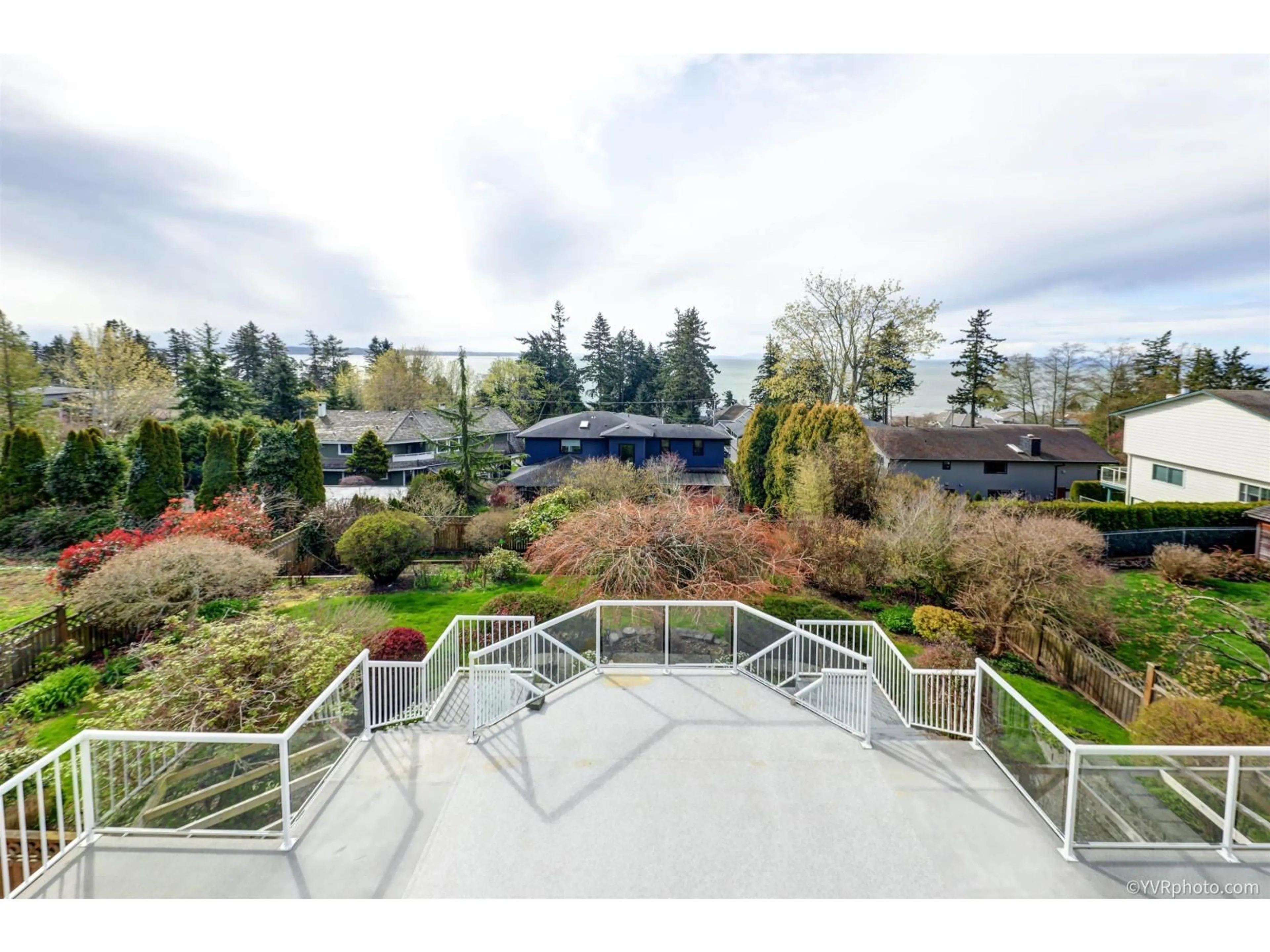 Patio, unknown for 1419 133A STREET, Surrey British Columbia V4A6A2