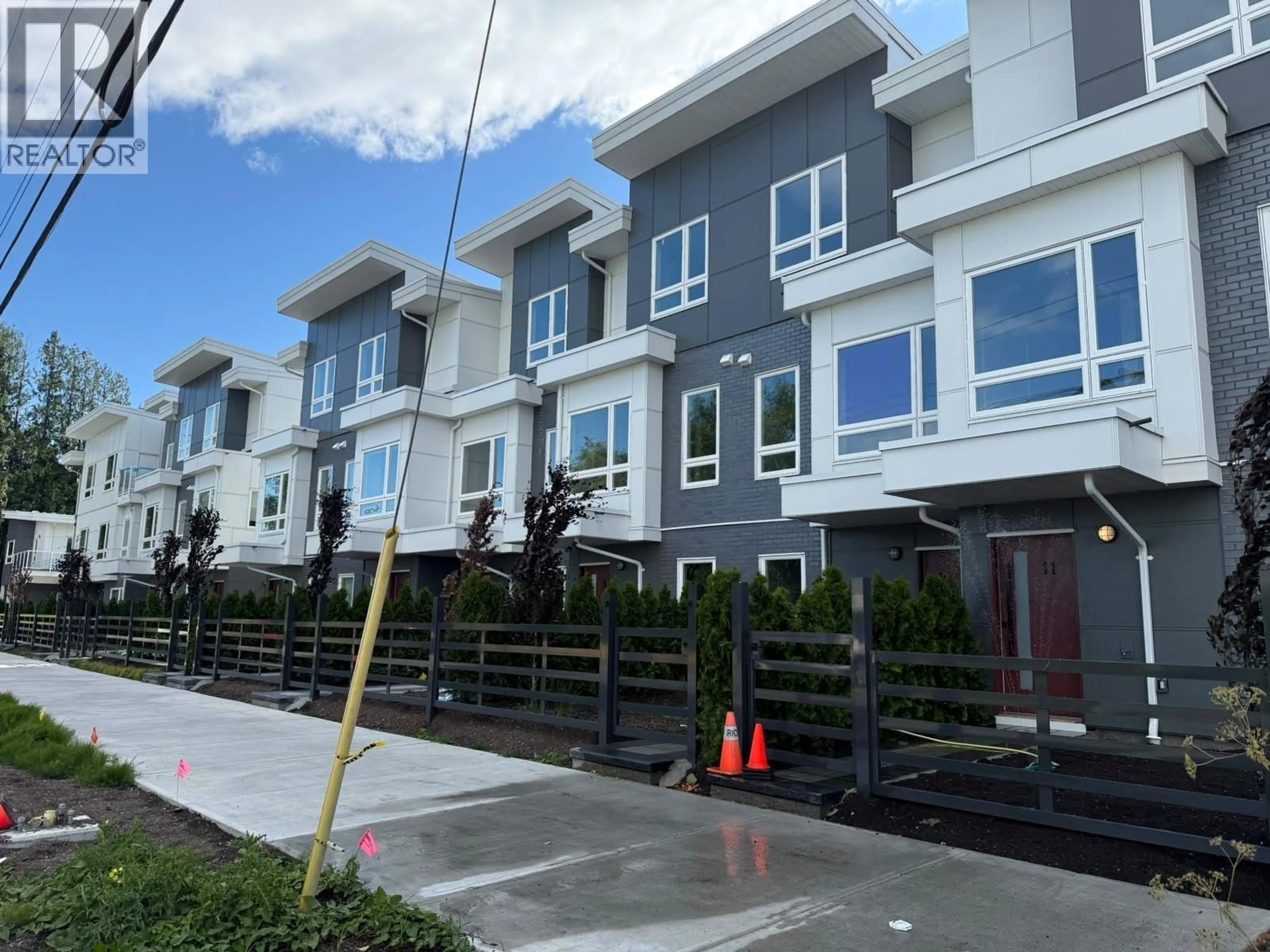 Home with vinyl exterior material, street for 10 - 3033 SHELL ROAD, Richmond British Columbia V6X0B8