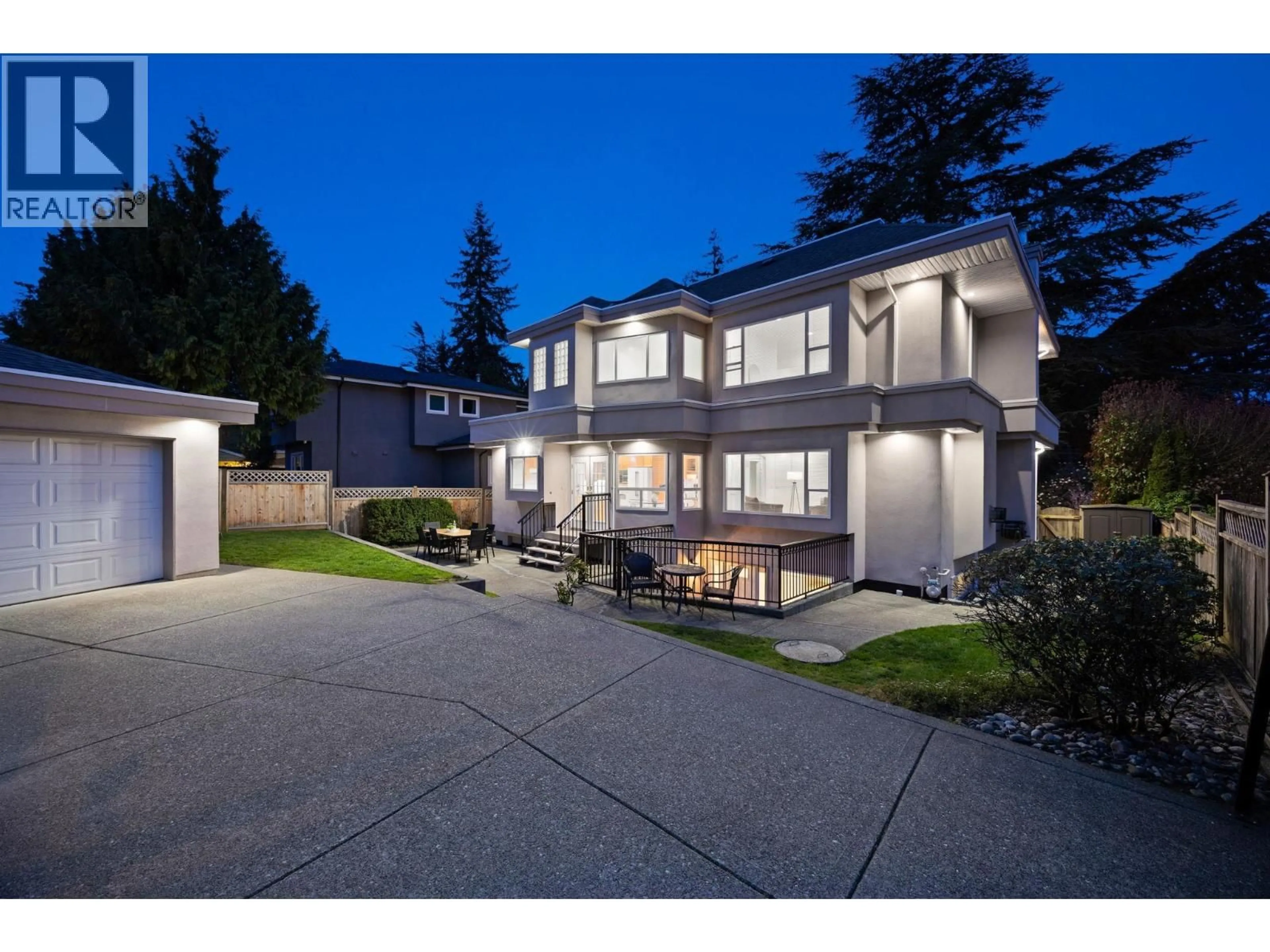 A pic from outside/outdoor area/front of a property/back of a property/a pic from drone, street for 4087 MARINE DRIVE, Vancouver British Columbia V6N4A5