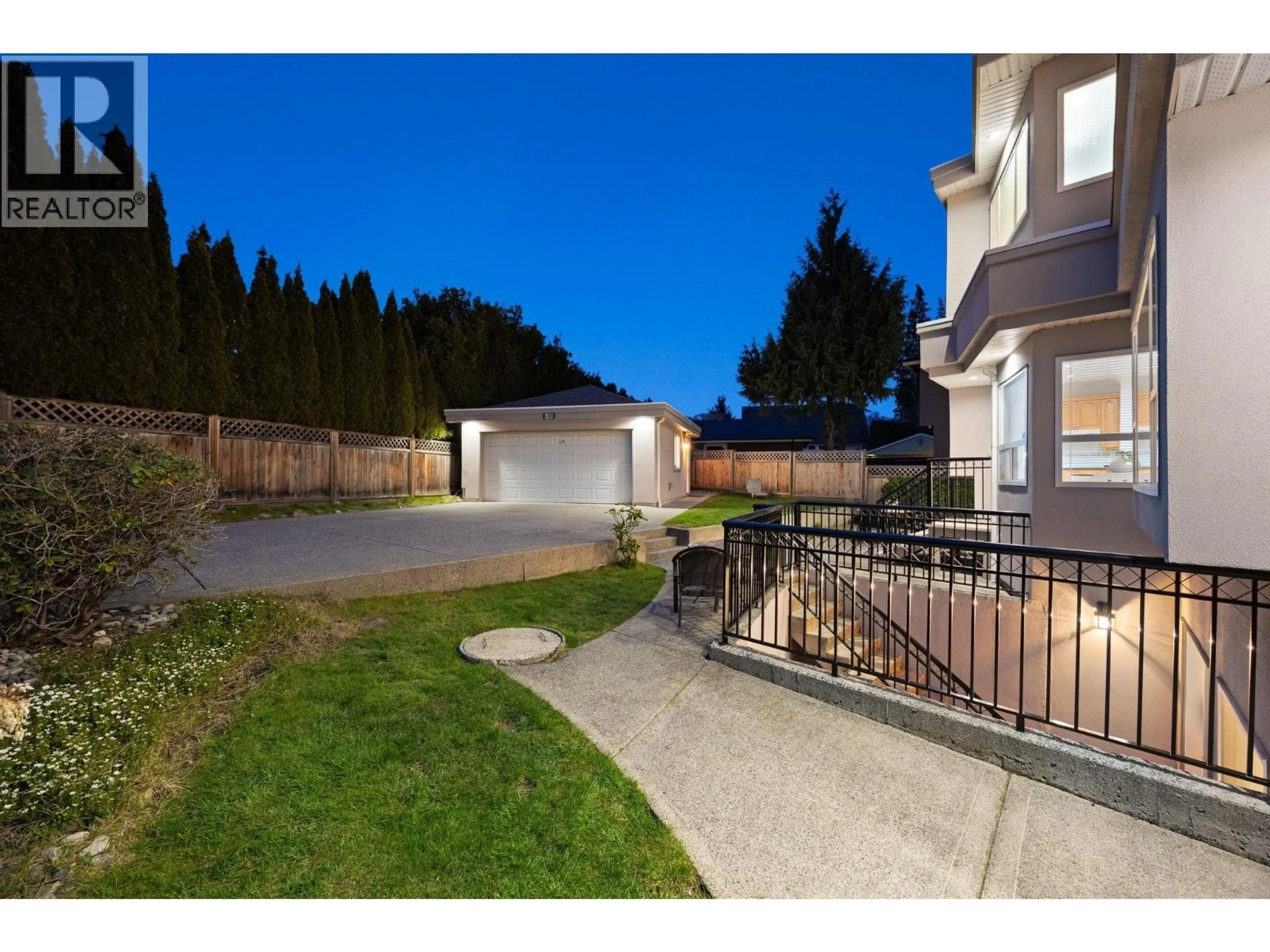 A pic from outside/outdoor area/front of a property/back of a property/a pic from drone, street for 4087 MARINE DRIVE, Vancouver British Columbia V6N4A5