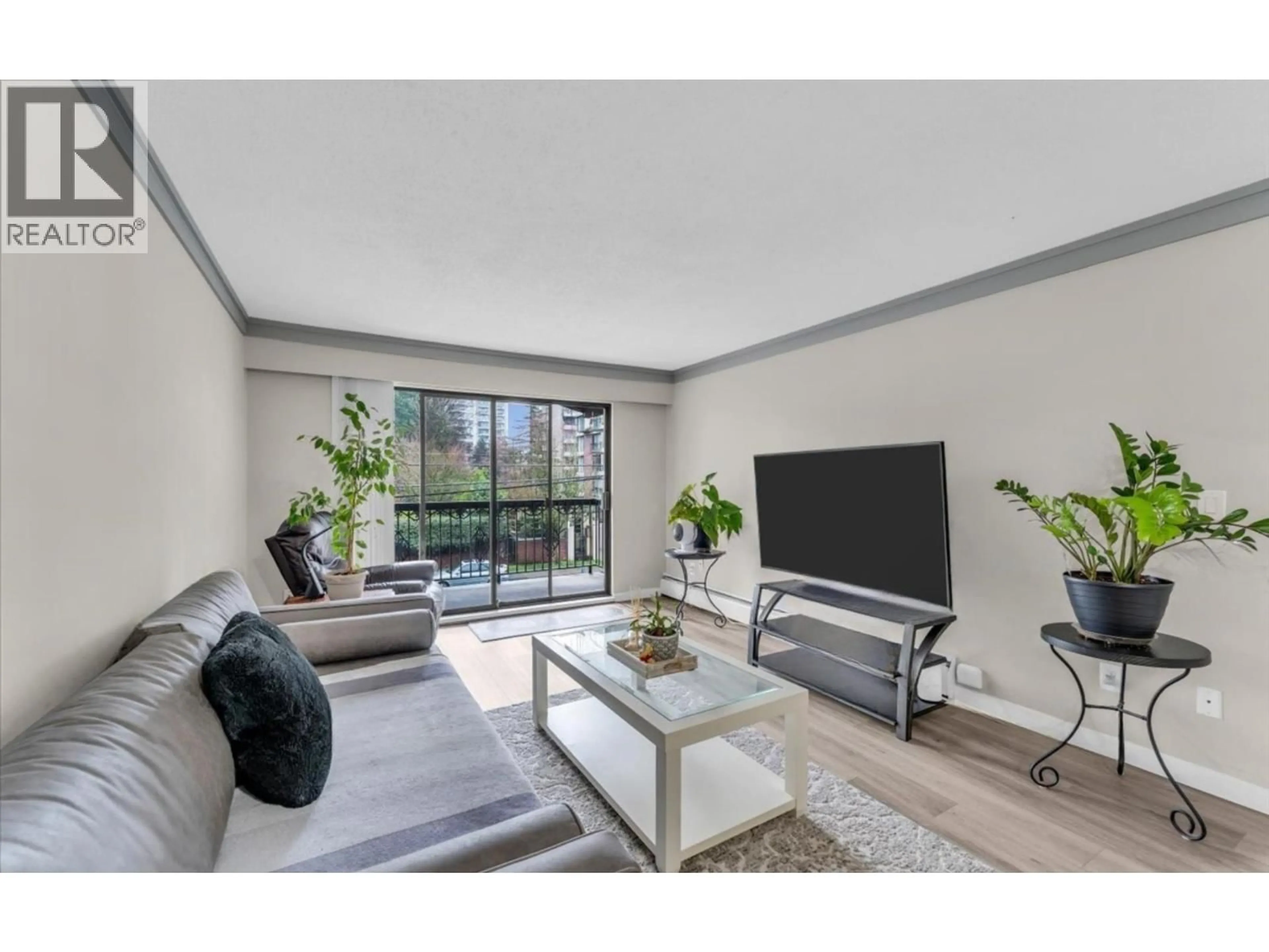 Living room with furniture, unknown for 208 - 707 HAMILTON STREET, New Westminster British Columbia V3M2M7