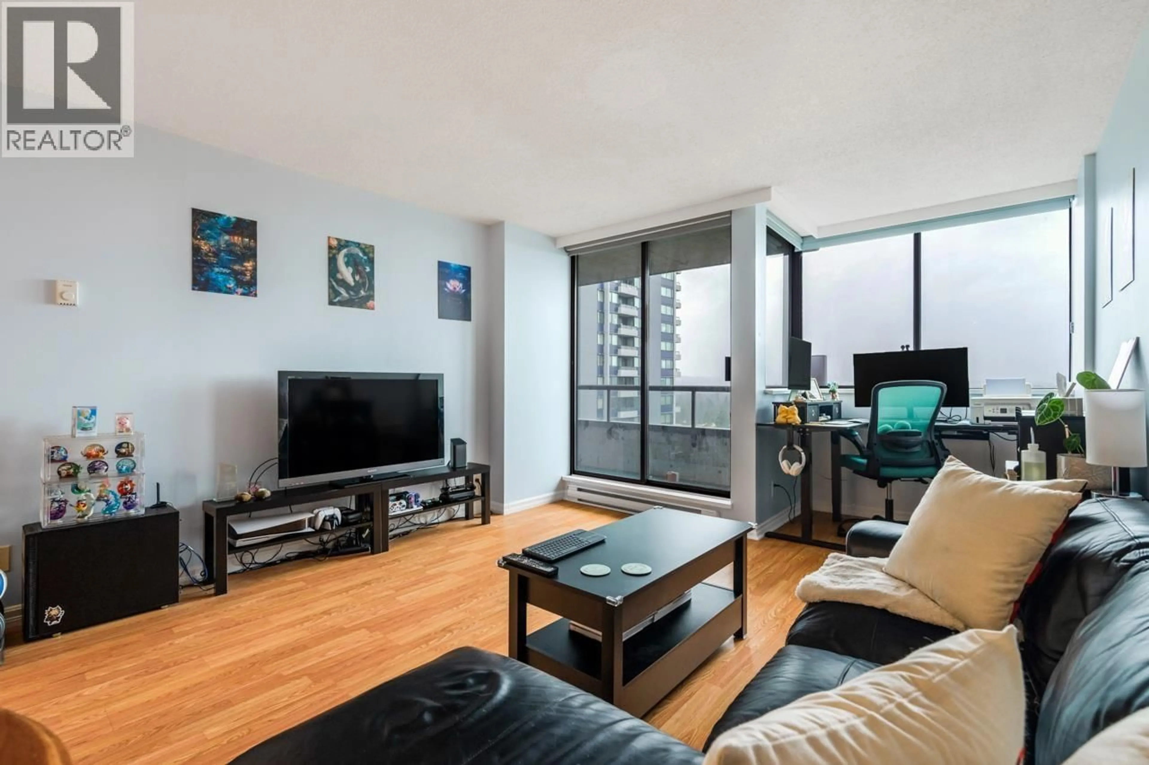 Living room with furniture, unknown for 1205 - 3970 CARRIGAN COURT, Burnaby British Columbia V3N4S5