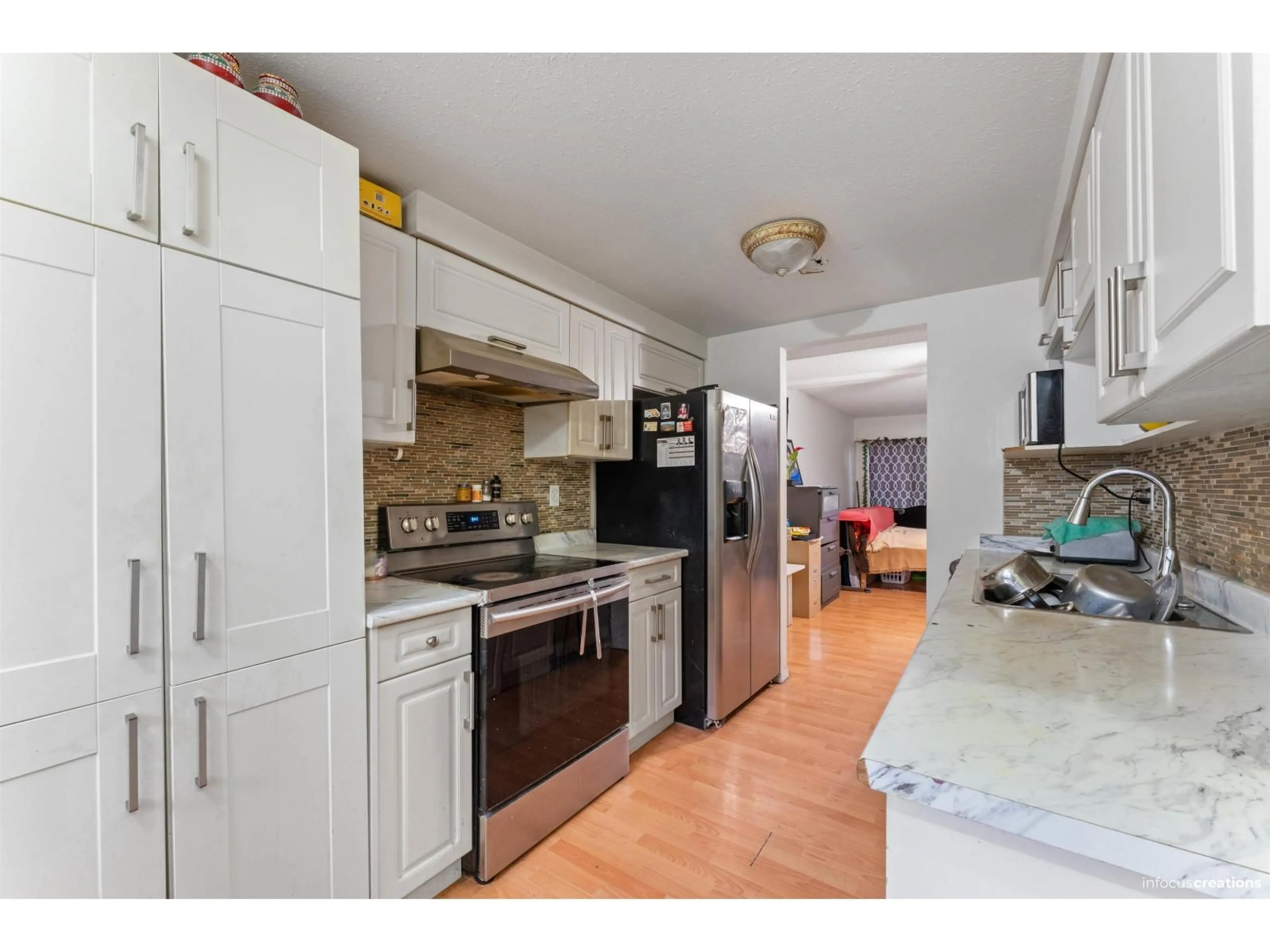 Standard kitchen, unknown for 161 - 7484 138 STREET, Surrey British Columbia V3W6G4