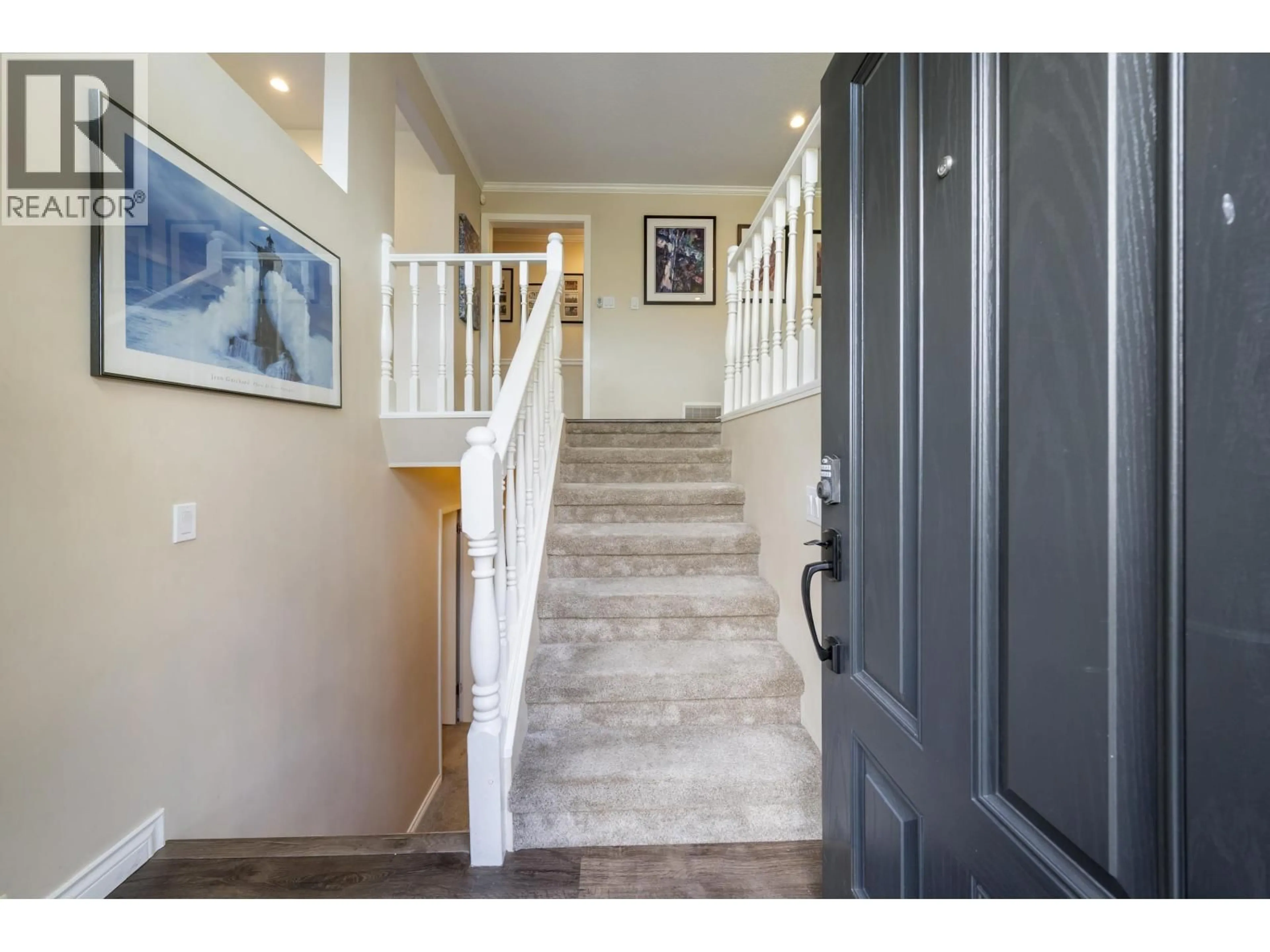 Indoor entryway for 260 54A STREET, Delta British Columbia V4M3J3