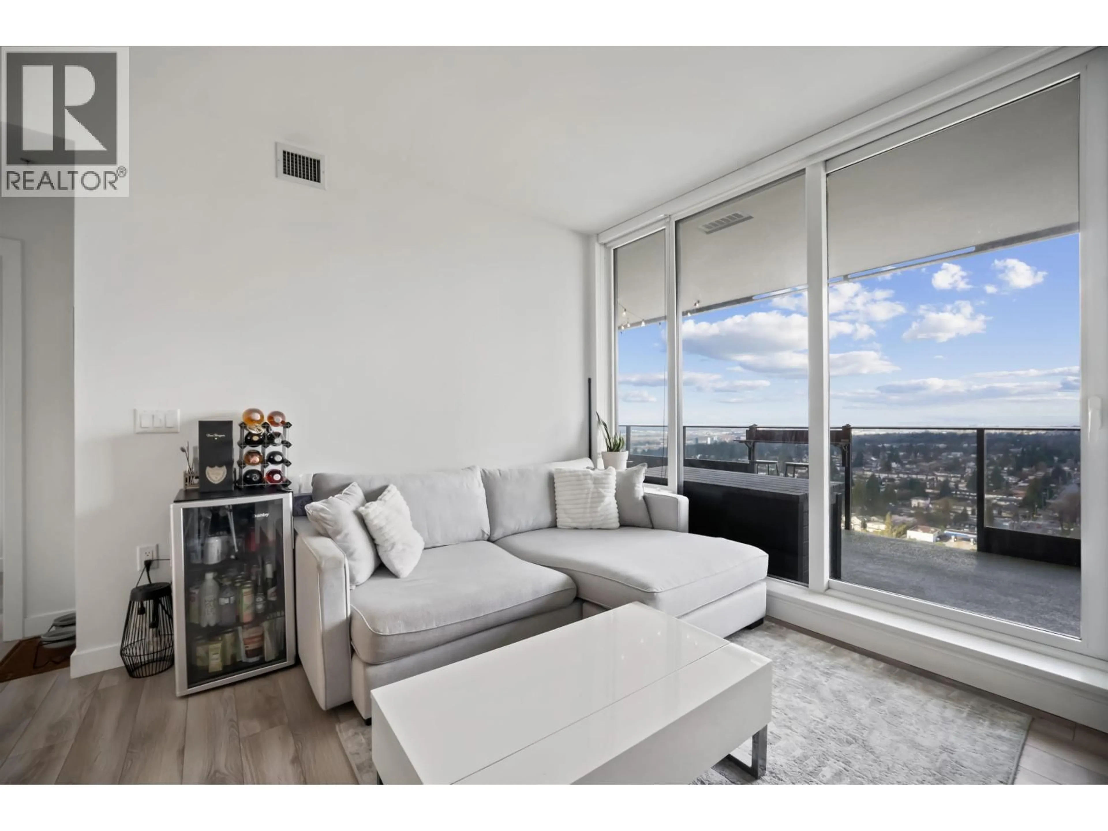 Living room with furniture, unknown for 2501 - 6699 DUNBLANE AVENUE, Burnaby British Columbia V5H0J8