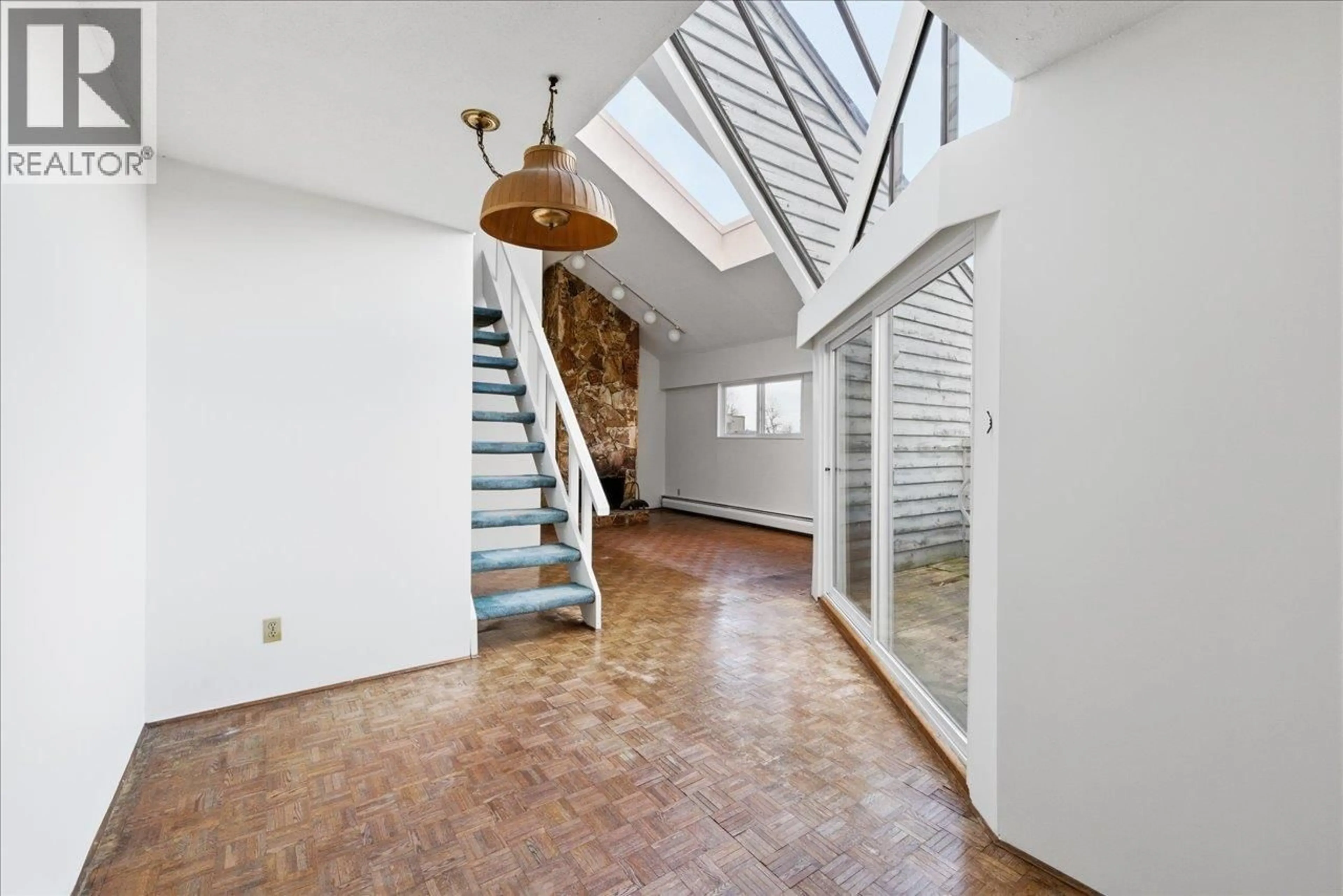 Indoor foyer for PH11 - 2125 YORK AVENUE, Vancouver British Columbia V6K1C4