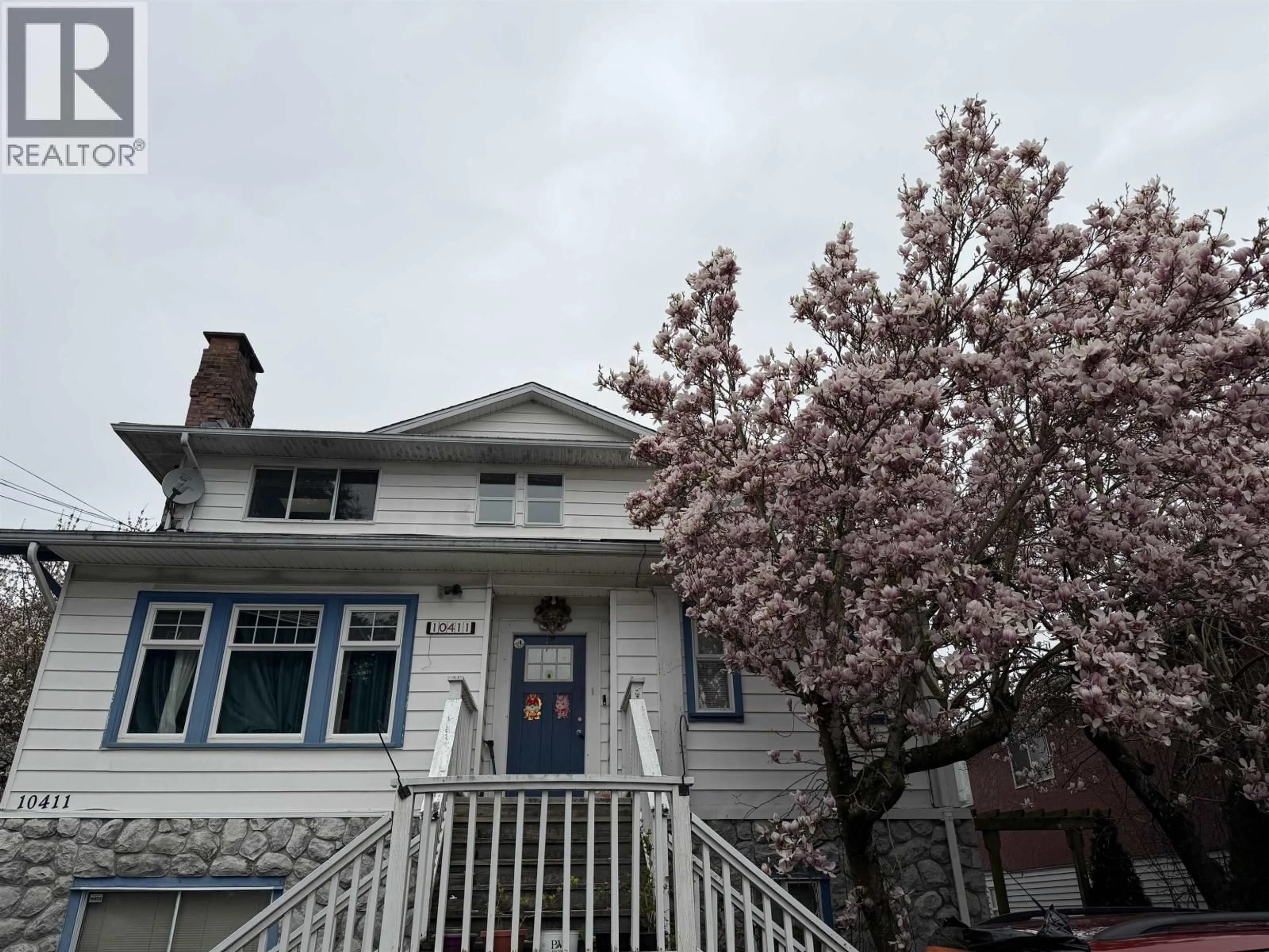 Home with vinyl exterior material, street for 10411 STEVESTON HIGHWAY, Richmond British Columbia V7A1N3