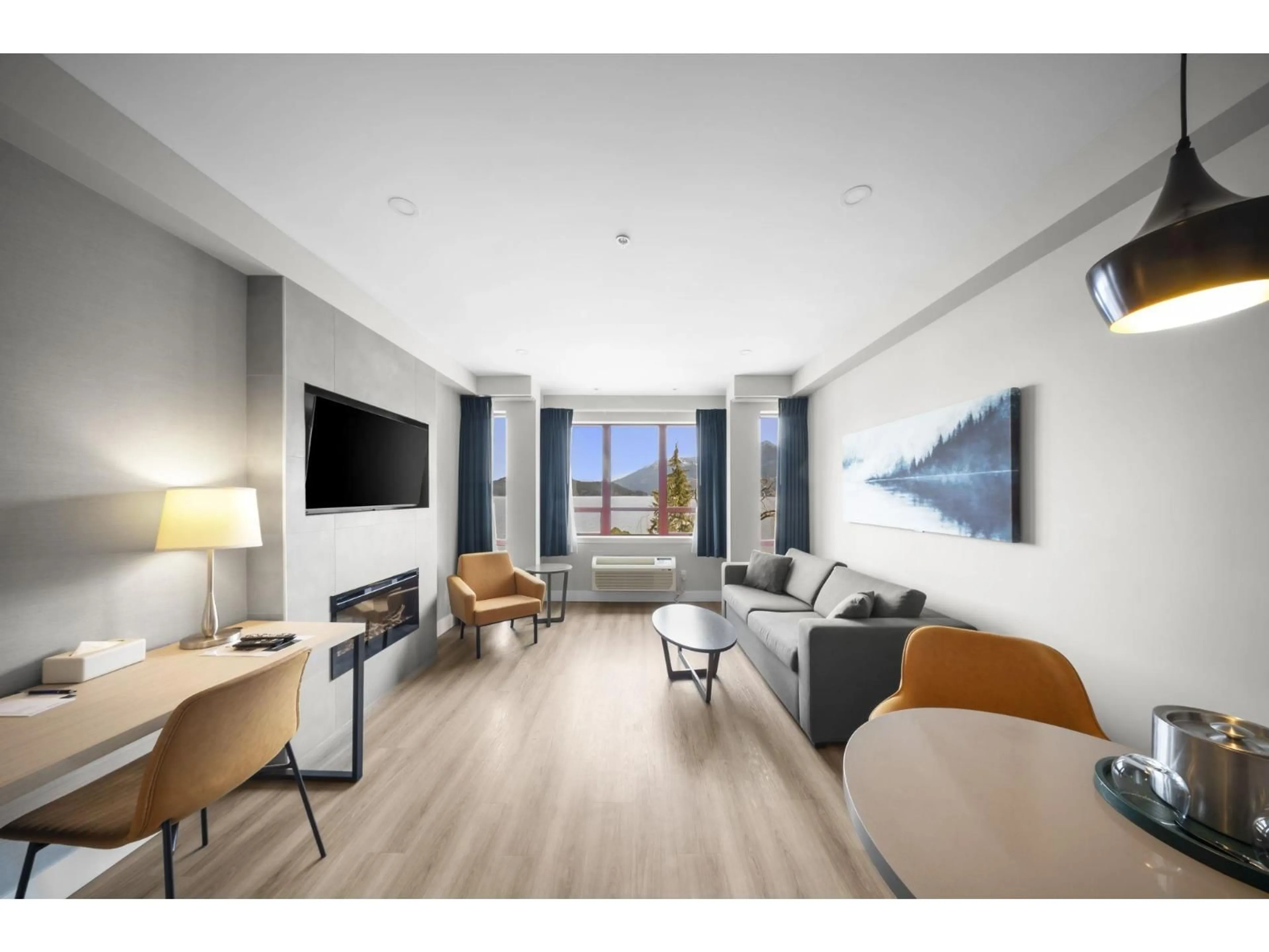 Living room with furniture, unknown for 312A - 160 ESPLANADE AVENUE, Harrison Hot Springs British Columbia V0M1K0