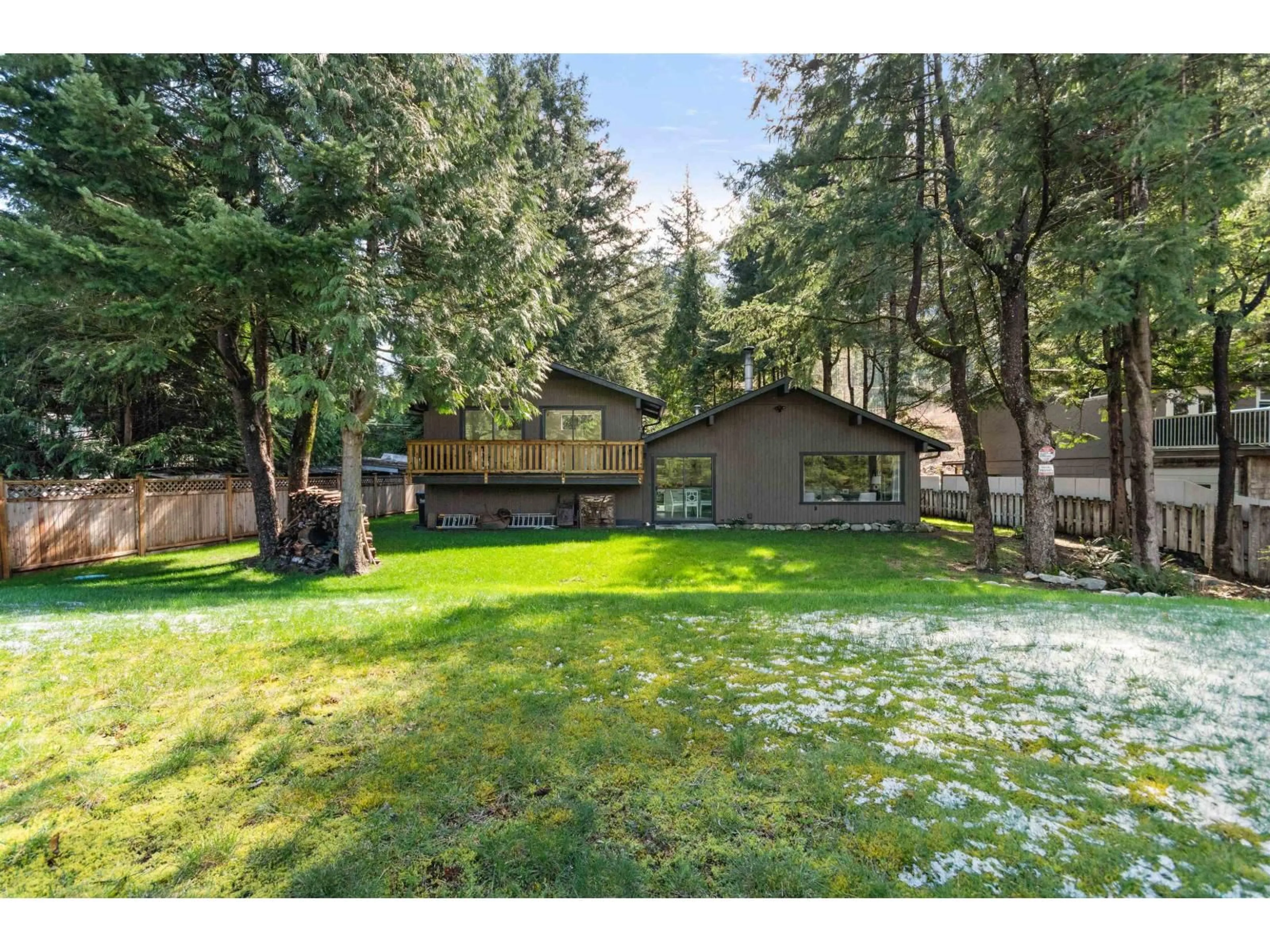 A pic from outside/outdoor area/front of a property/back of a property/a pic from drone, forest/trees view for 30 ROBERTSON CRESCENT, Hope British Columbia V0X1L4
