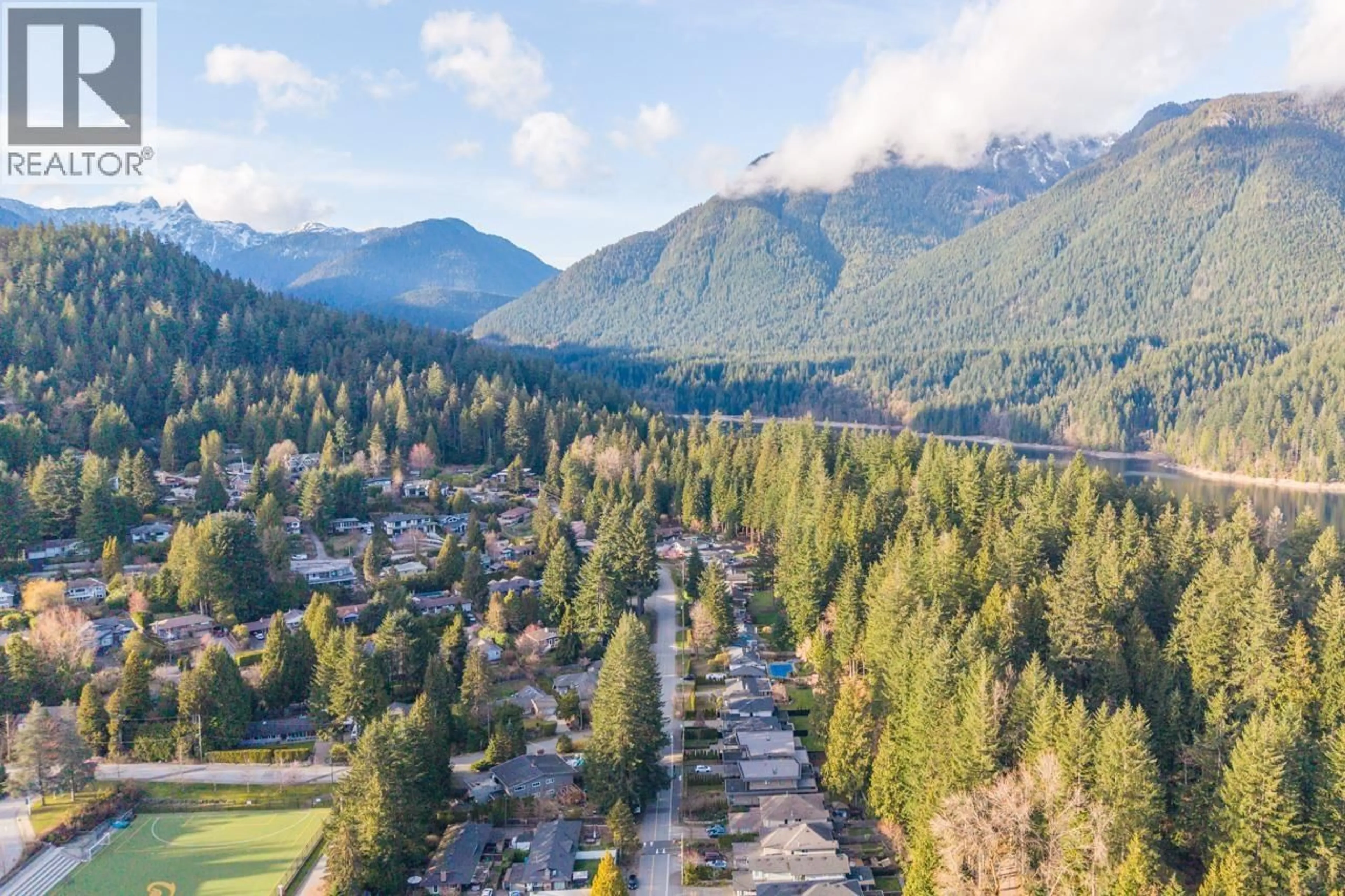 A pic from outside/outdoor area/front of a property/back of a property/a pic from drone, mountain view for 31 GLENMORE DRIVE, West Vancouver British Columbia V7S1A5