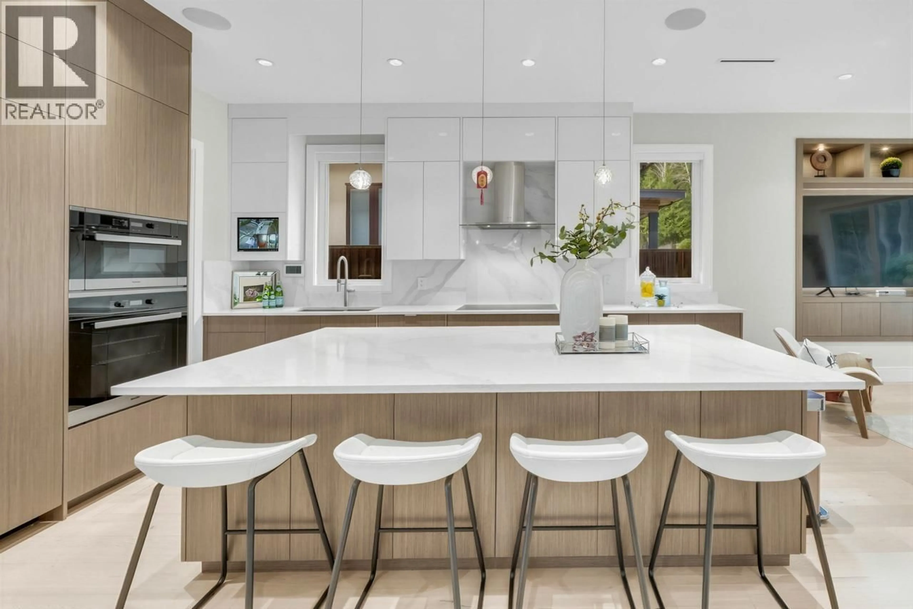 Contemporary kitchen, ceramic/tile floor for 31 GLENMORE DRIVE, West Vancouver British Columbia V7S1A5