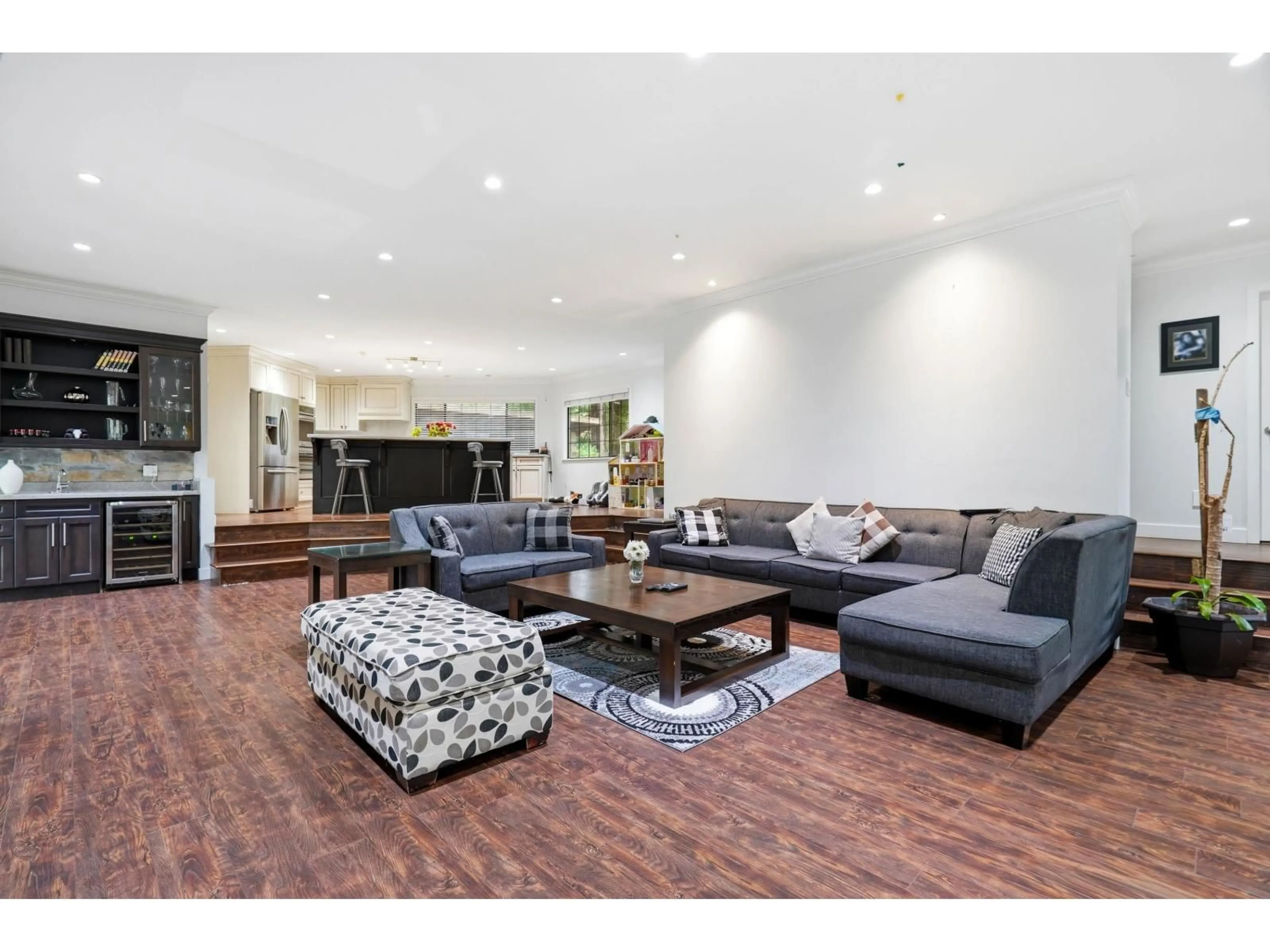 Living room with furniture, unknown for 2890 202 STREET, Langley British Columbia V2Z2B9