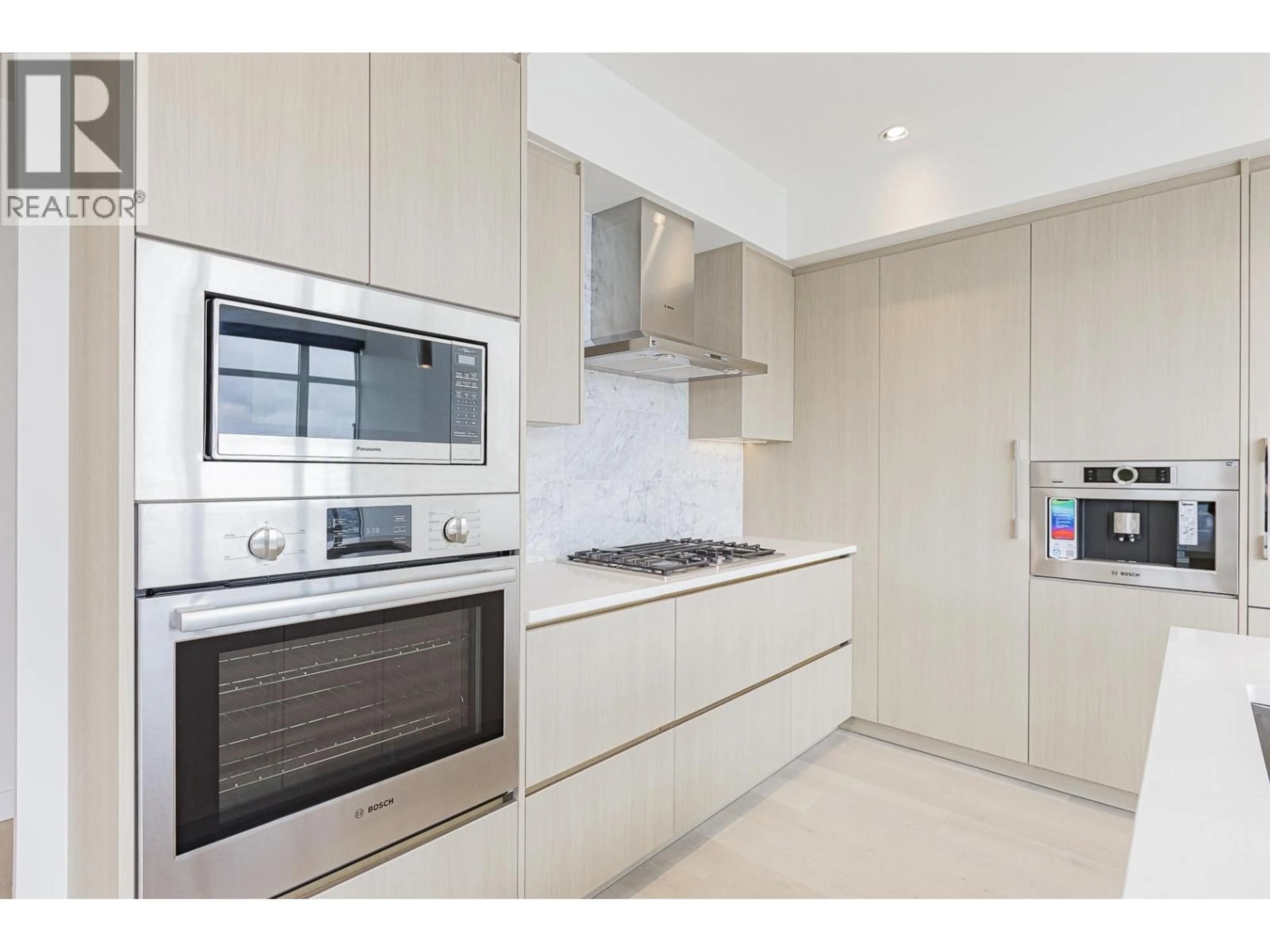 Standard kitchen, ceramic/tile floor for 4907 - 4730 LOUGHEED HIGHWAY, Burnaby British Columbia V5C0M9