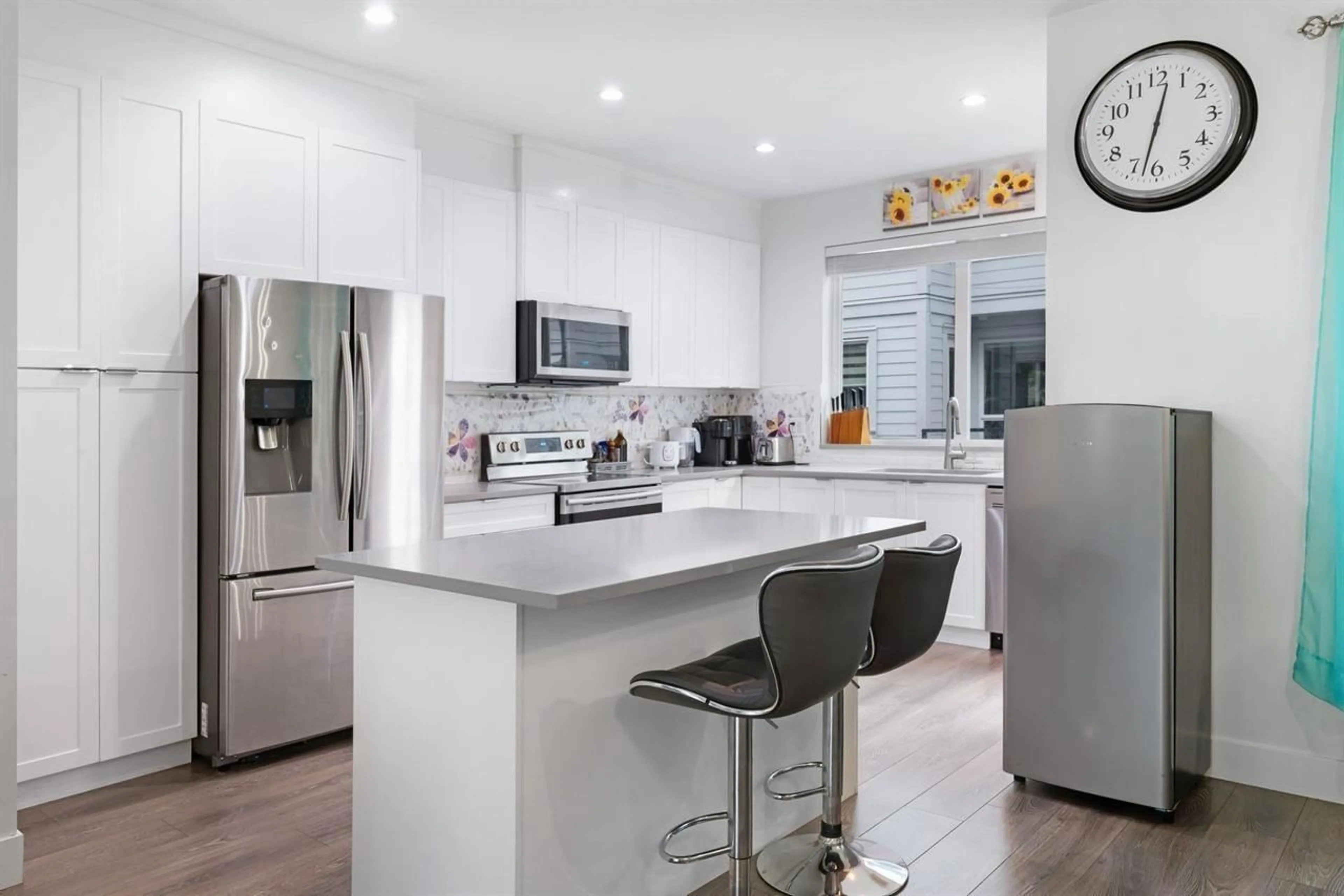 Open concept kitchen, unknown for 2 - 12088 76 AVENUE, Surrey British Columbia V3W5Z2