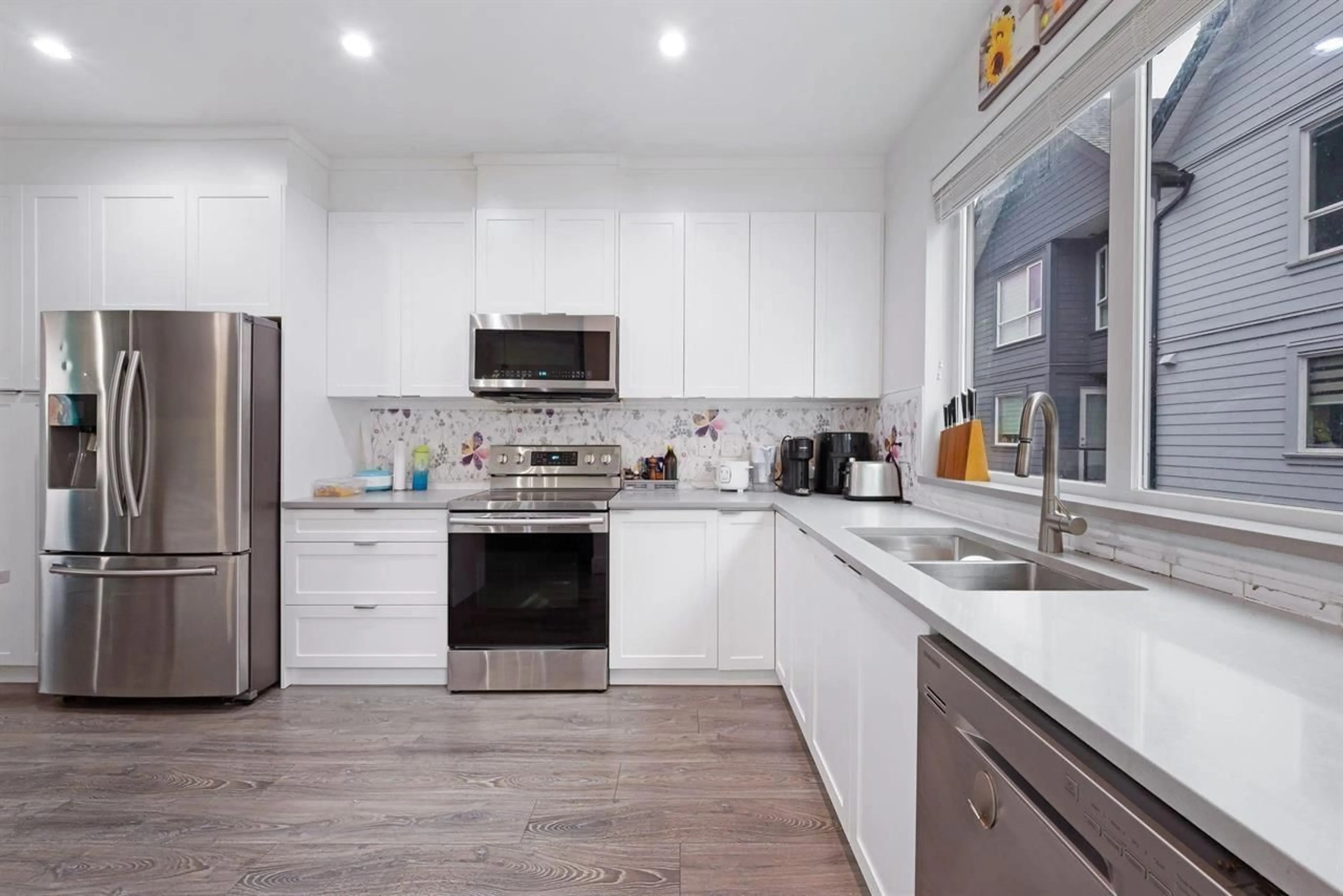 Open concept kitchen, unknown for 2 - 12088 76 AVENUE, Surrey British Columbia V3W5Z2