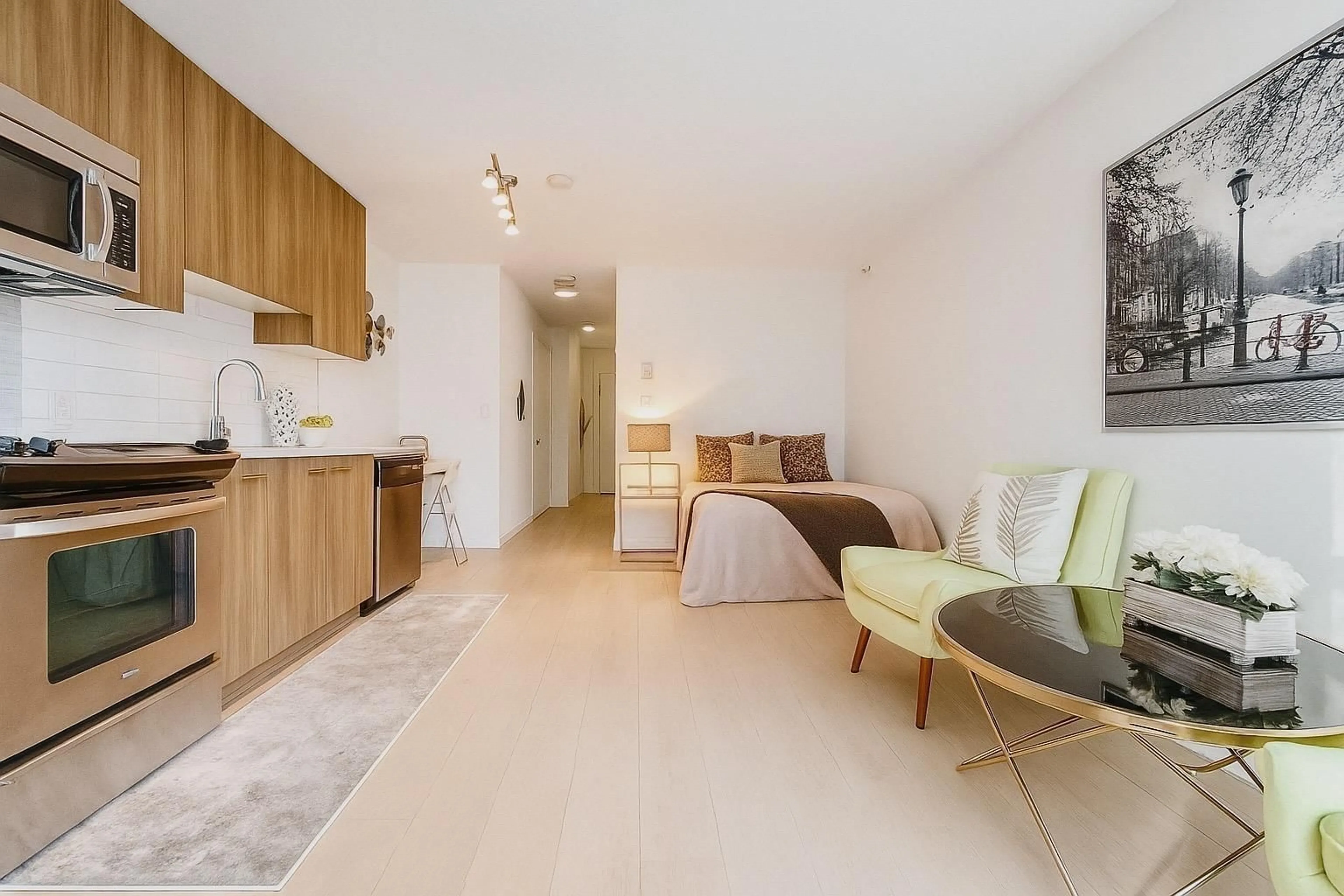 A pic of a room for 209 - 13325 102A AVENUE, Surrey British Columbia V3T0J5