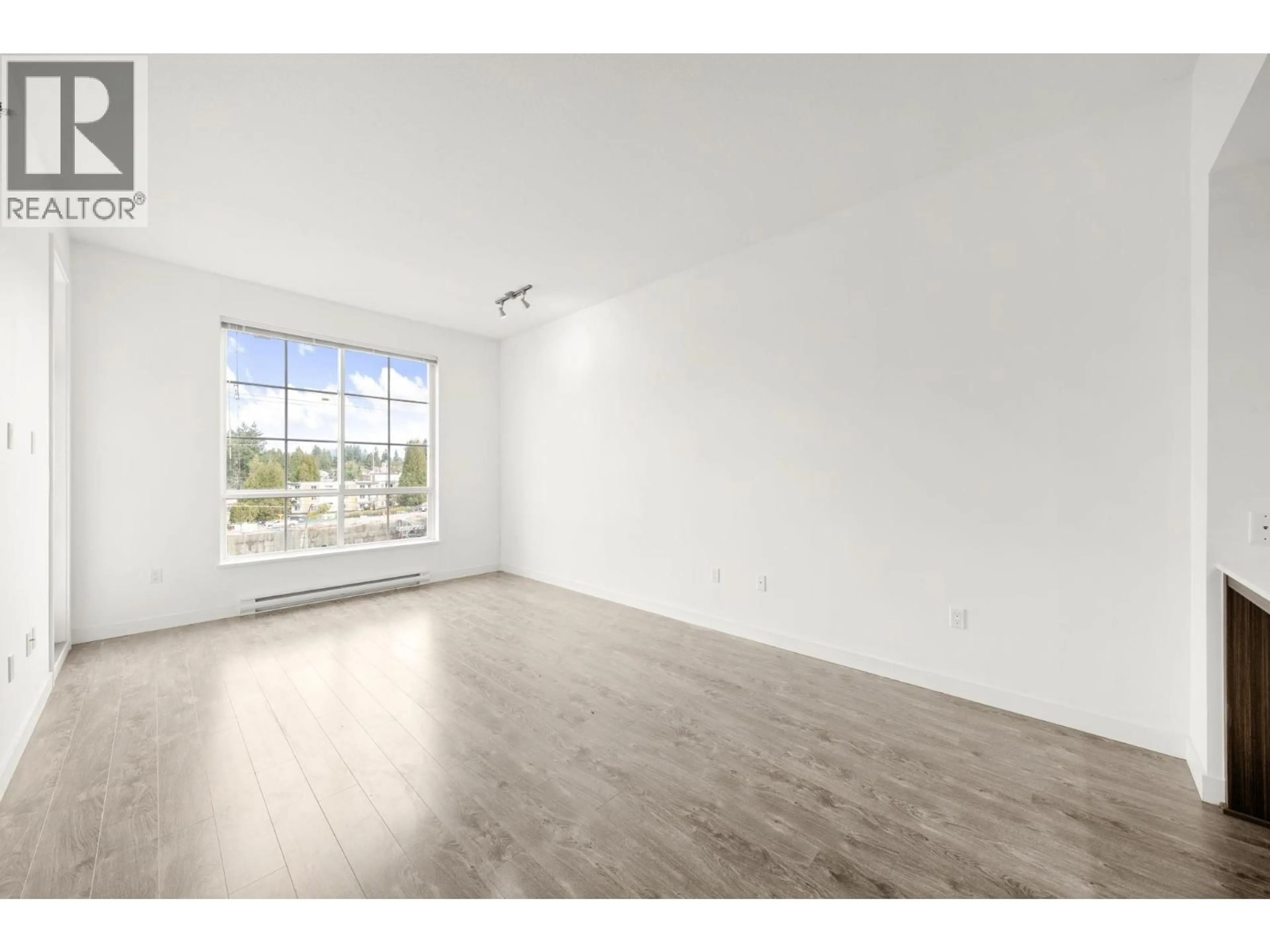 A pic of a room for 417 - 608 COMO LAKE AVENUE, Coquitlam British Columbia V3J0B2