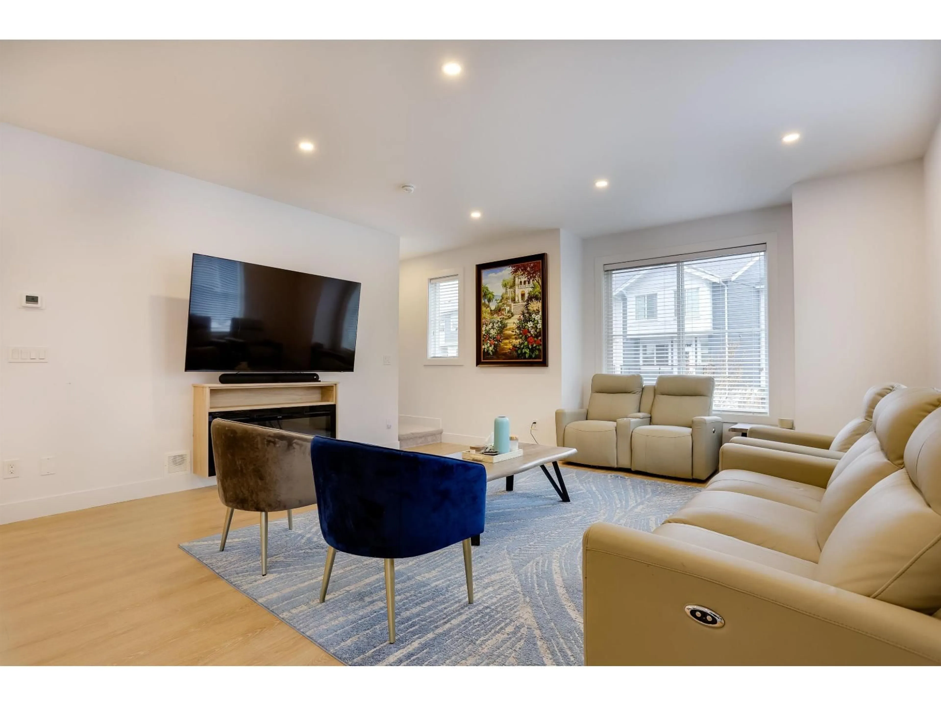 Living room with furniture, unknown for 44 - 14355 62 AVENUE, Surrey British Columbia V3X0K6