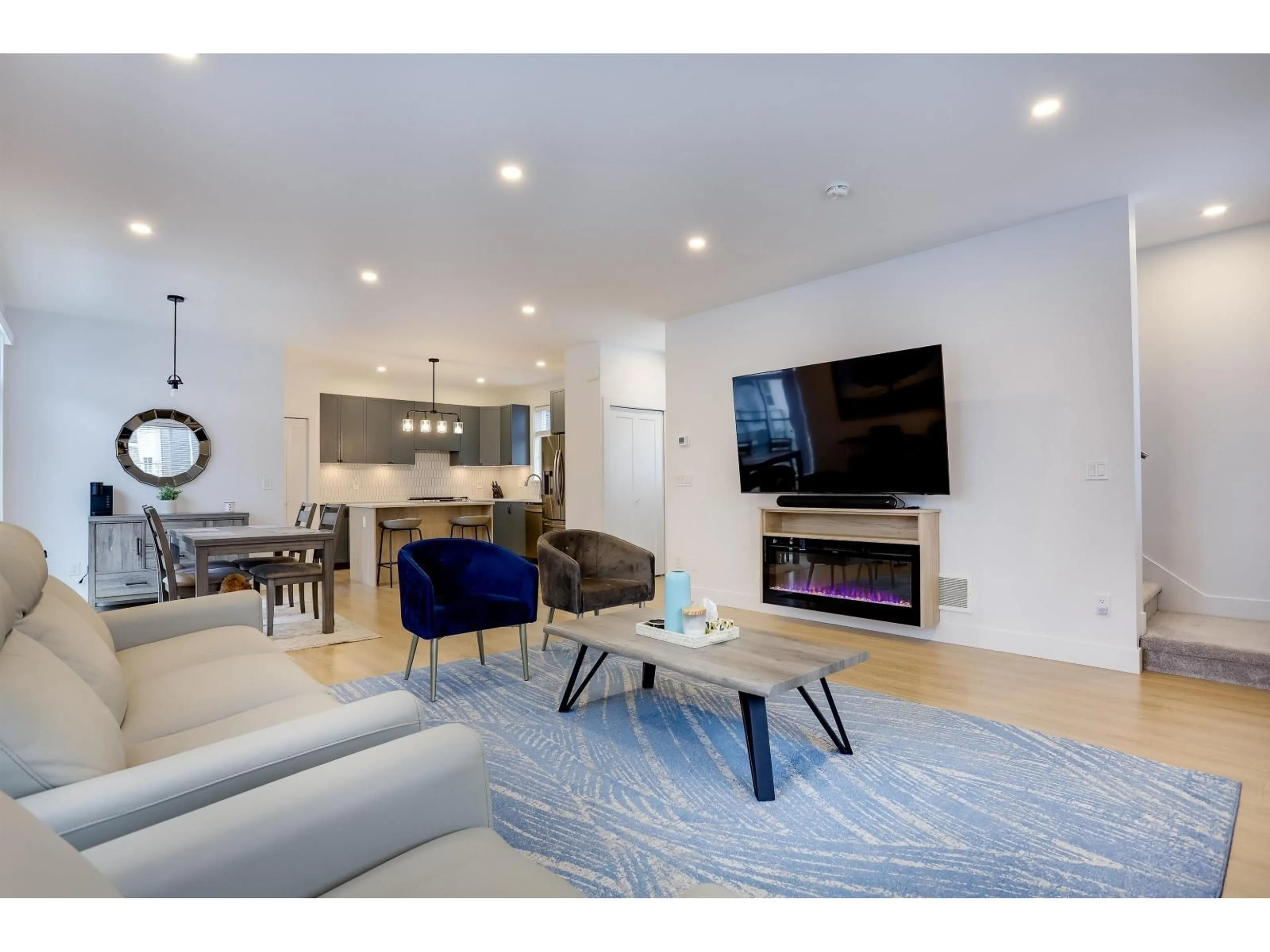 Living room with furniture, unknown for 44 - 14355 62 AVENUE, Surrey British Columbia V3X0K6