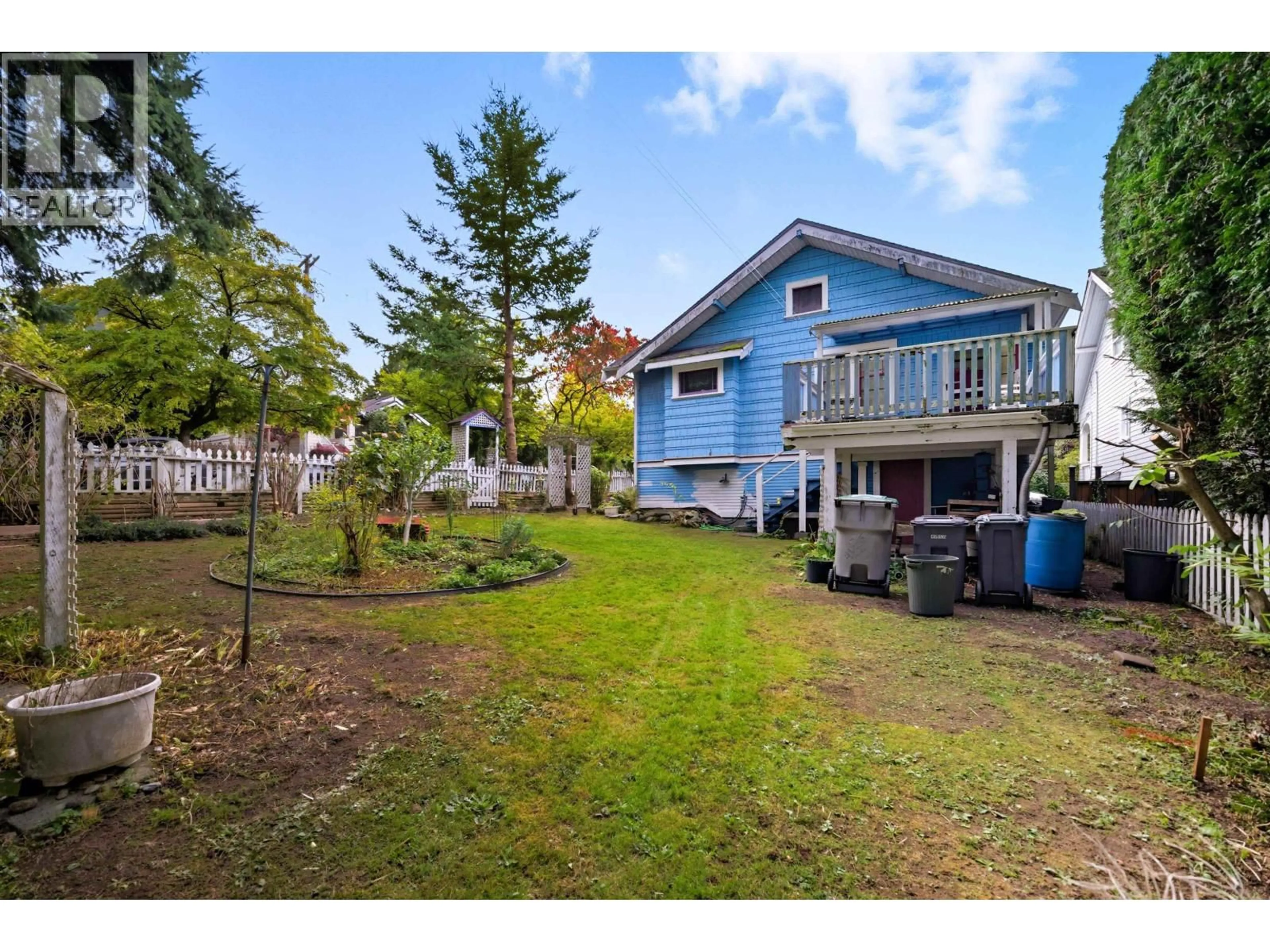 A pic from outside/outdoor area/front of a property/back of a property/a pic from drone, water/lake/river/ocean view for 3791 INVERNESS STREET, Vancouver British Columbia V5V4V8