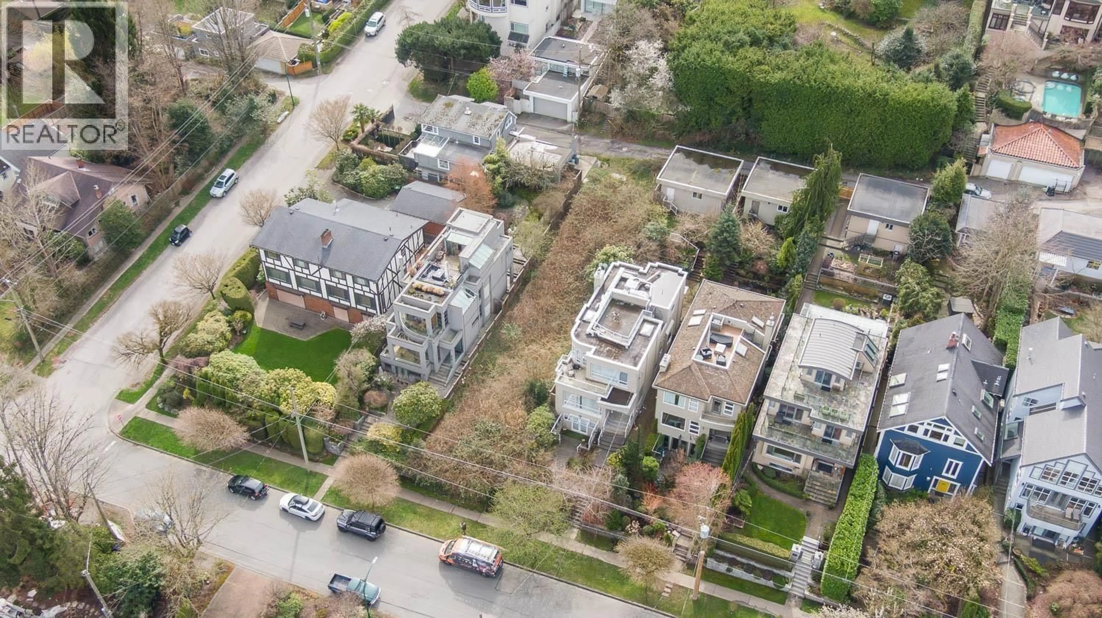A pic from outside/outdoor area/front of a property/back of a property/a pic from drone, street for 4418 2ND AVENUE, Vancouver British Columbia V6R1K5