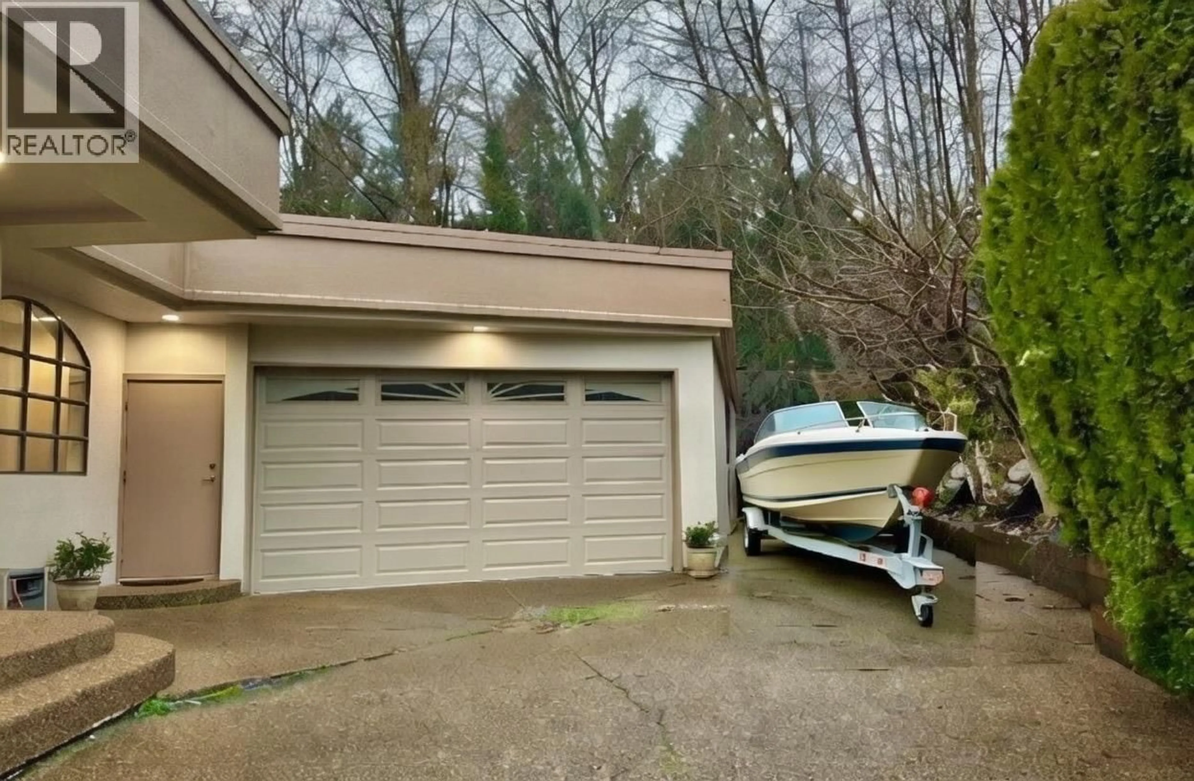 Indoor garage for 2490 WESTHILL COURT, West Vancouver British Columbia V7S3A5