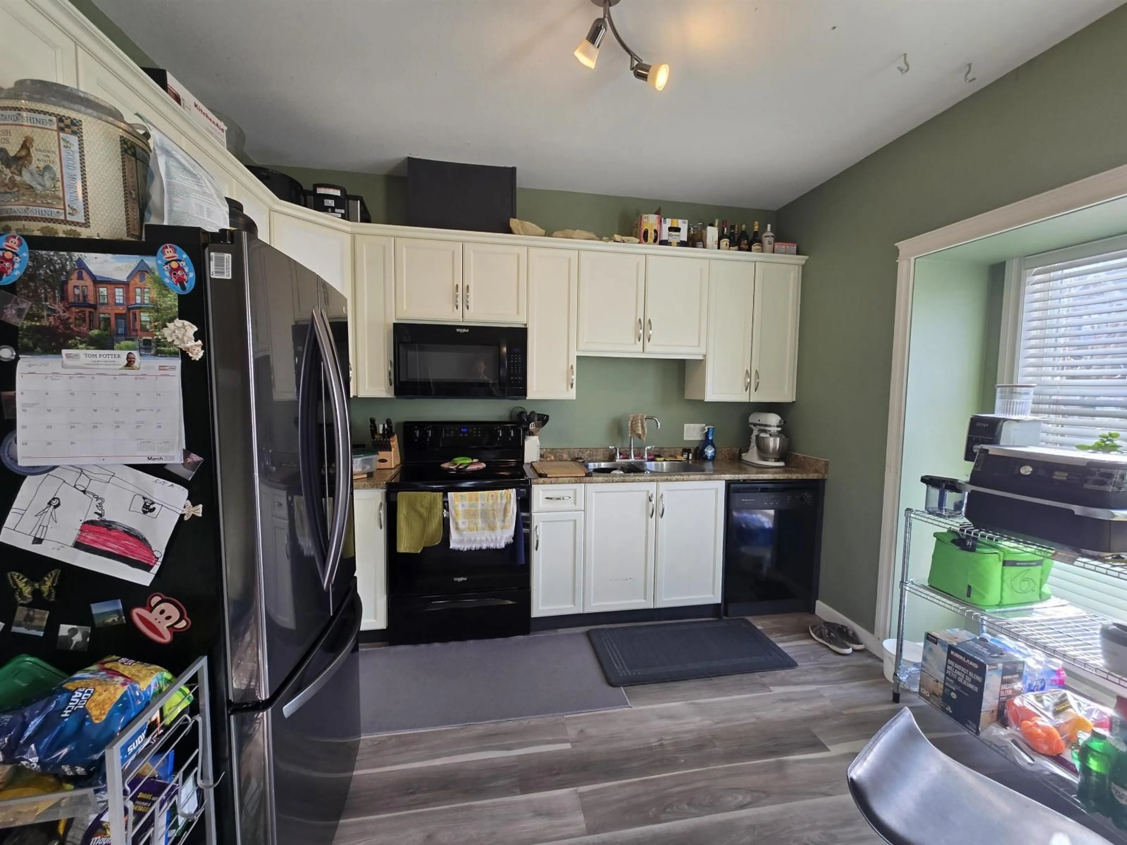 Standard kitchen, unknown for 10 - 9140 HAZEL STREET, Chilliwack British Columbia V2P0C2