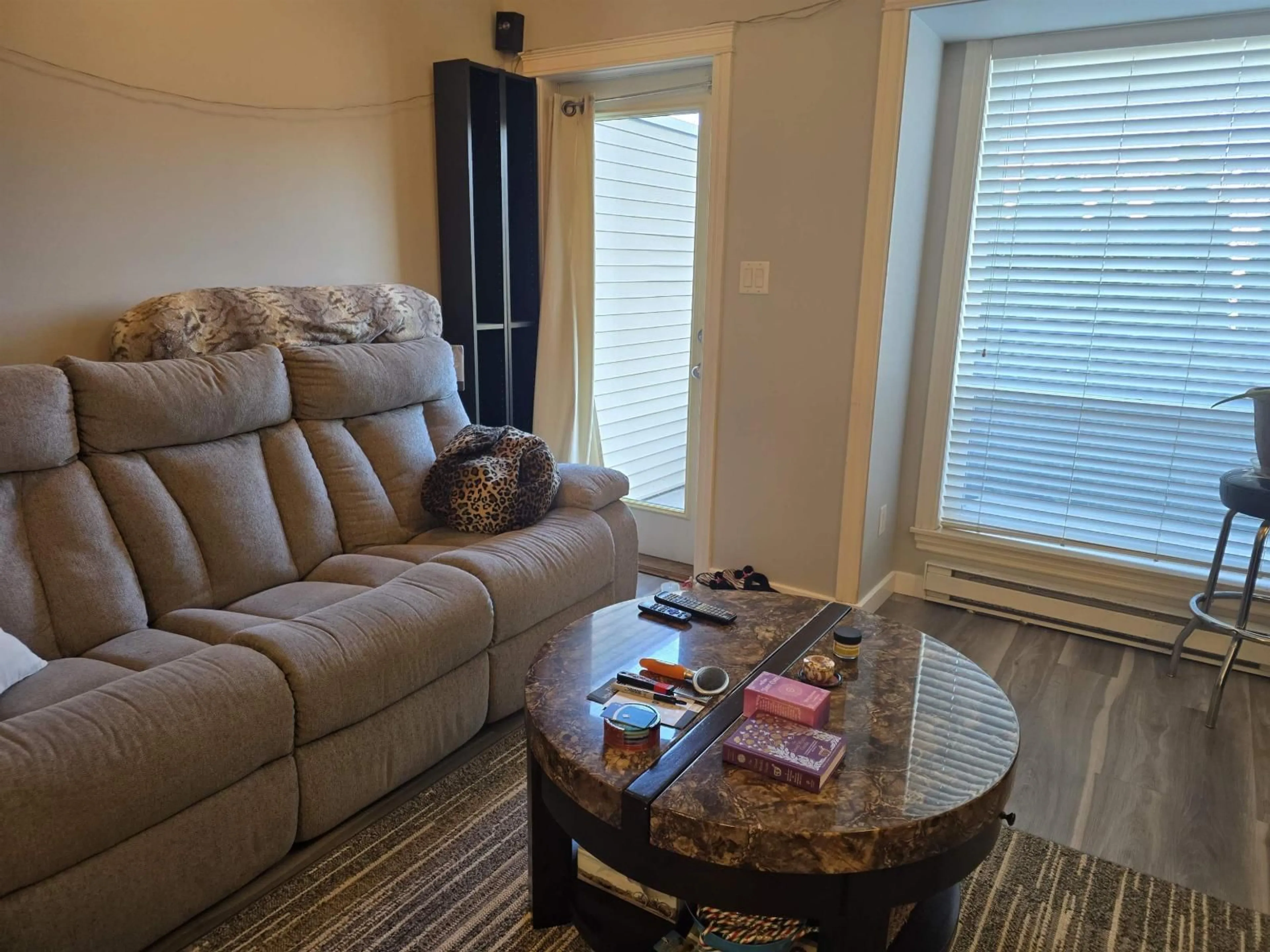 Living room with furniture, unknown for 10 - 9140 HAZEL STREET, Chilliwack British Columbia V2P0C2