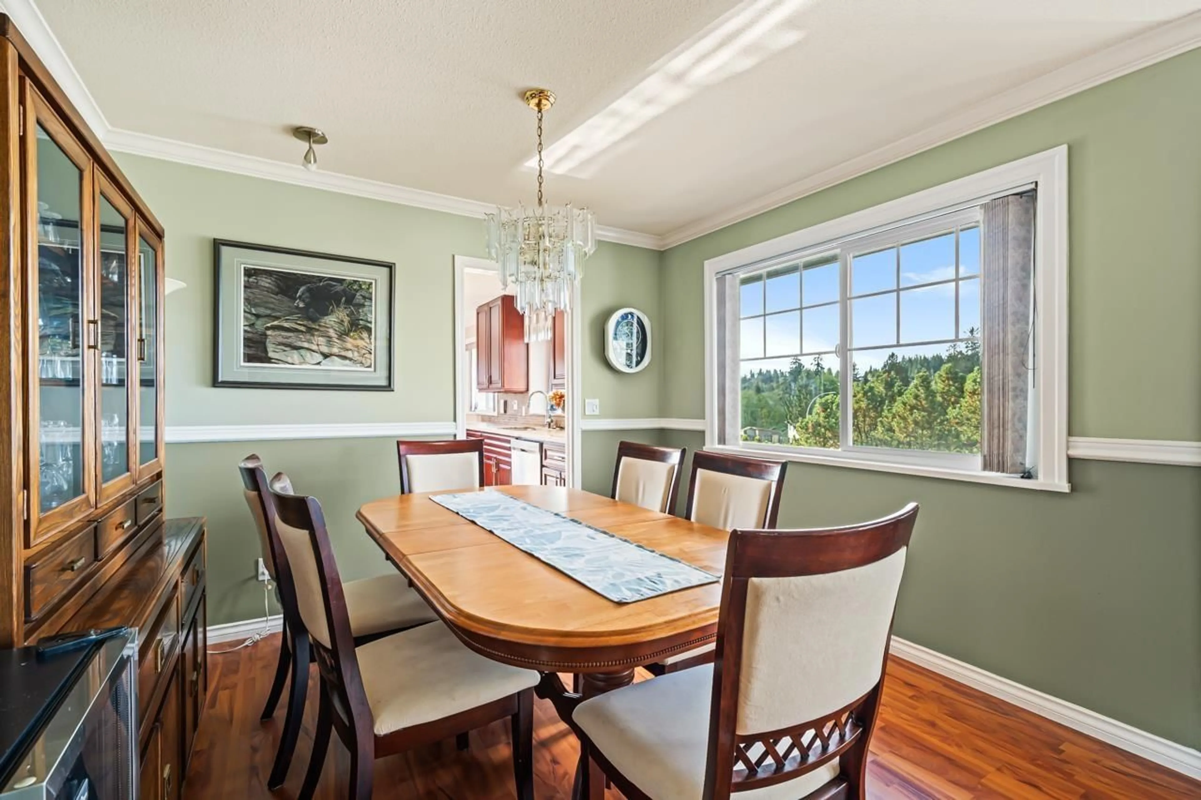 Dining room, wood/laminate floor for 6588 148A STREET, Surrey British Columbia V3S7A2