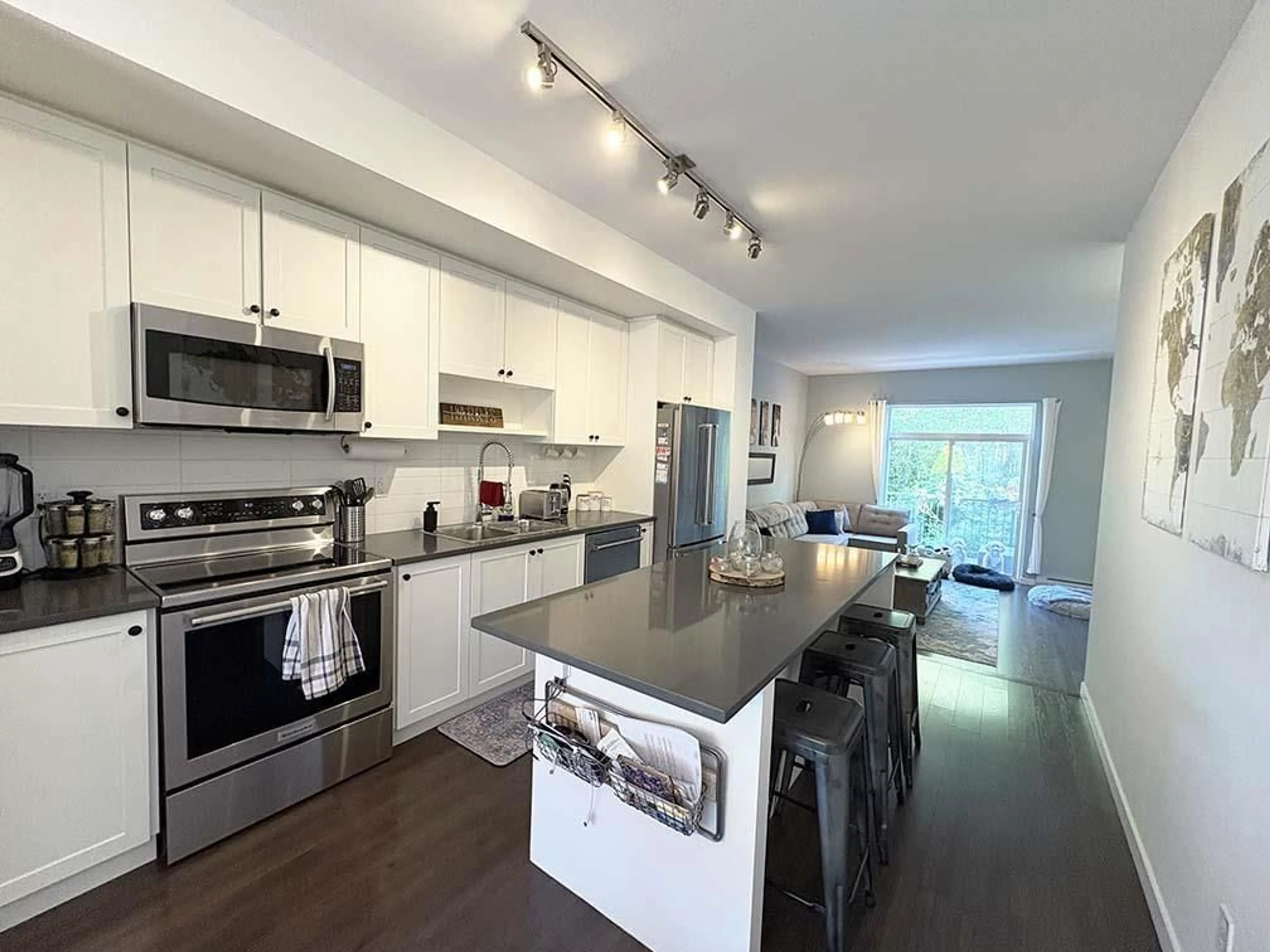 Open concept kitchen, unknown for 26 - 18681 68 AVENUE, Surrey British Columbia V4N6P3