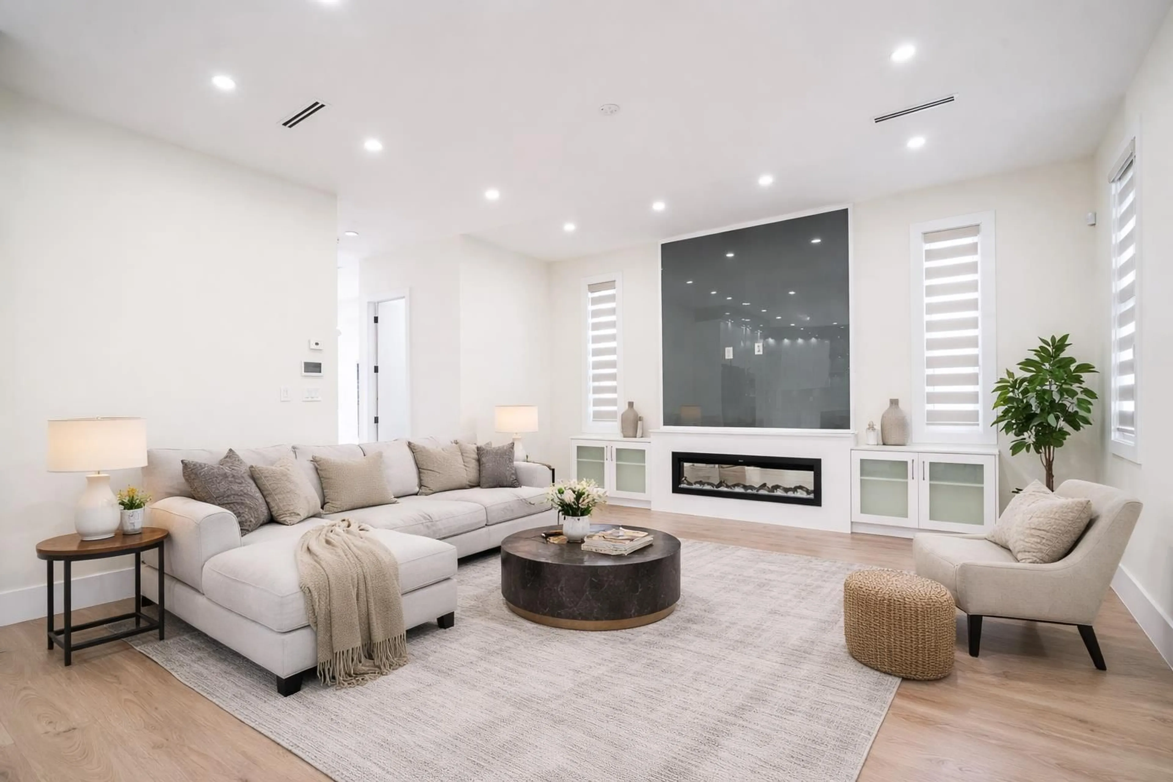 Living room with furniture, unknown for 10648 124 STREET, Surrey British Columbia V3V0E2