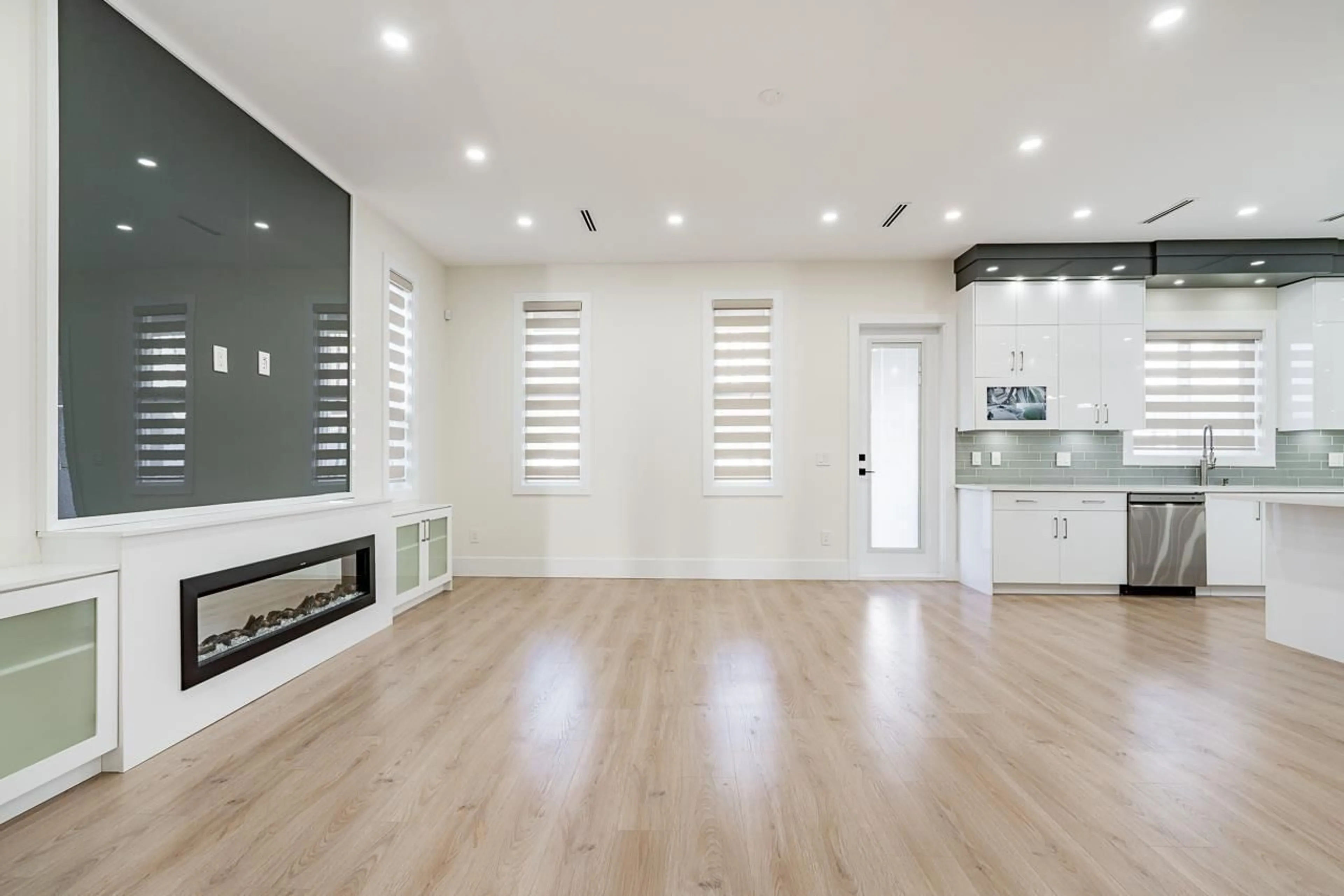 Unknown for 10648 124 STREET, Surrey British Columbia V3V0E2