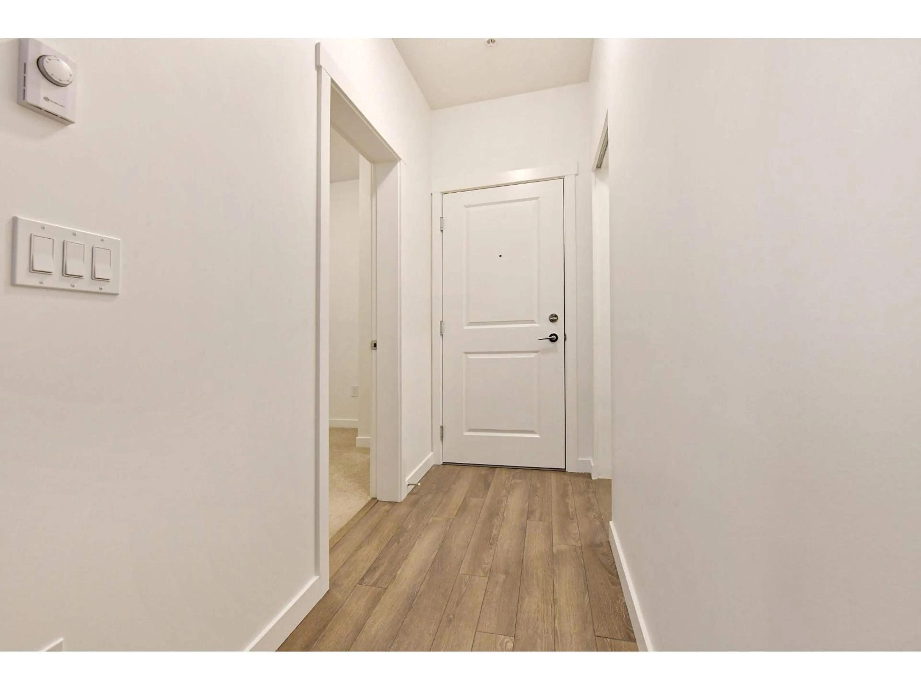 Indoor entryway for 308 - 15835 85 AVENUE, Surrey British Columbia V4N6W6