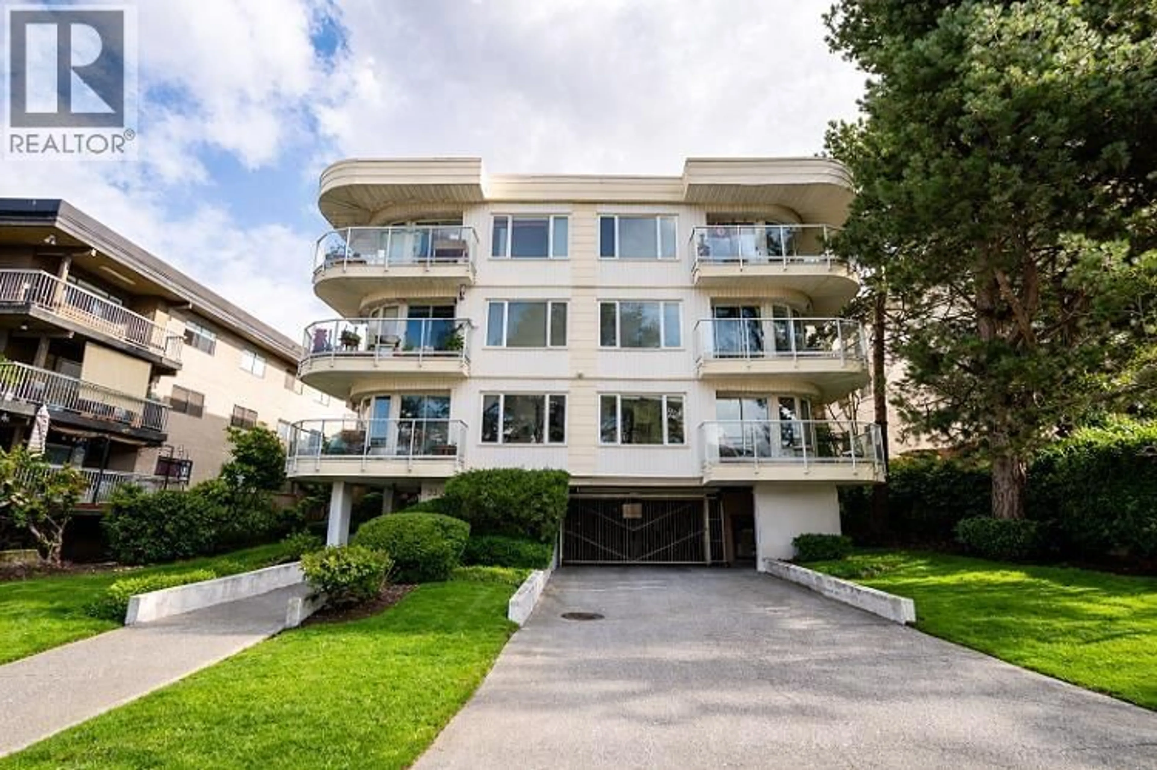 Unknown for 202 - 320 2ND STREET, North Vancouver British Columbia V7M1E1