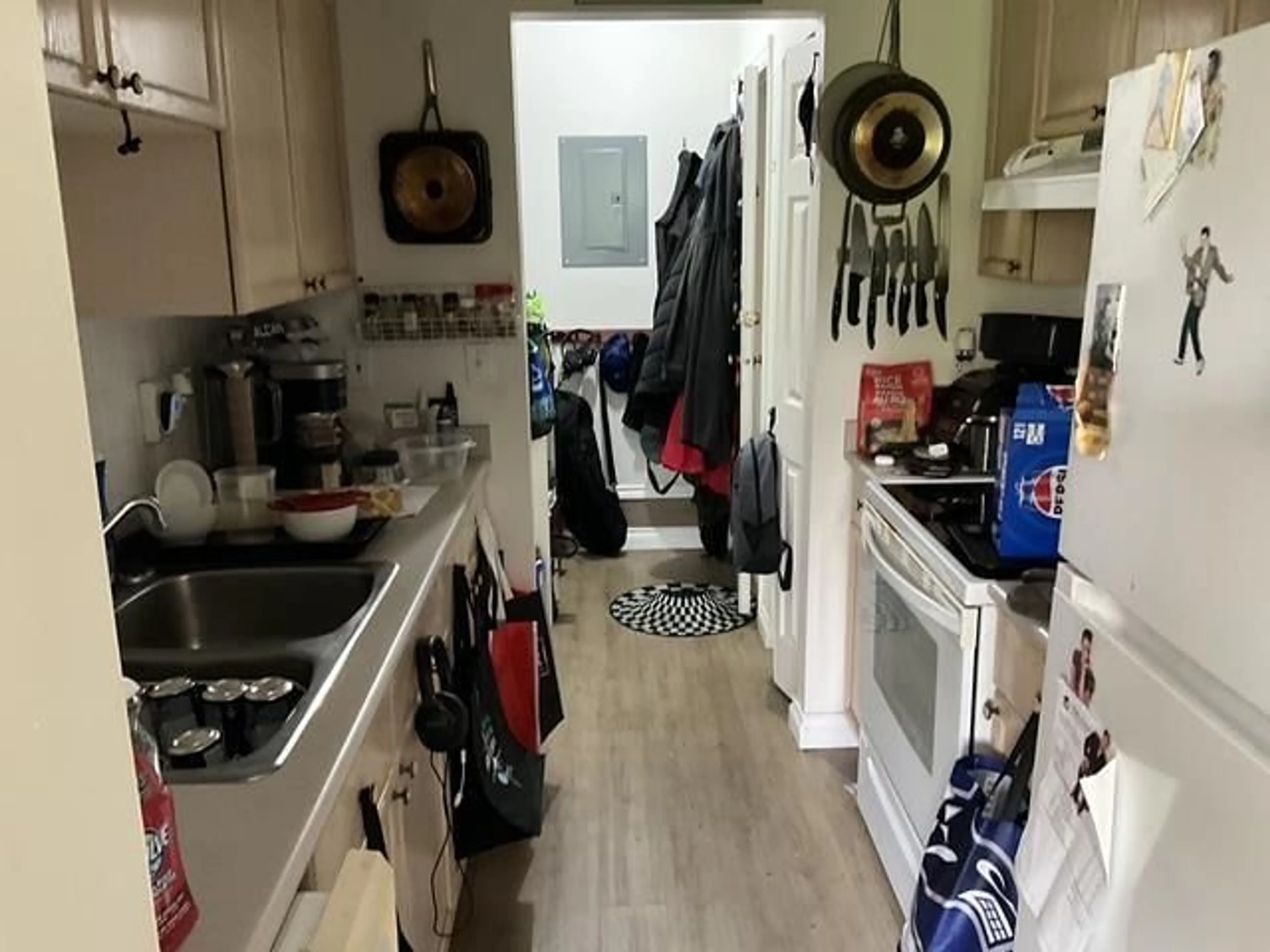 Standard kitchen, unknown for 209 - 20350 54 AVENUE, Langley British Columbia V3A8J4