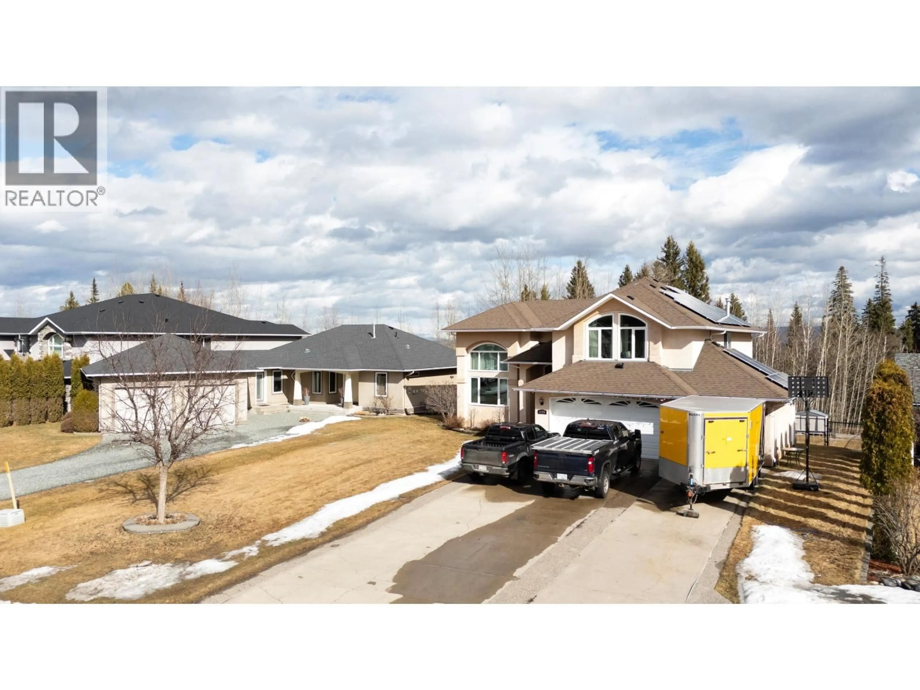 A pic from outside/outdoor area/front of a property/back of a property/a pic from drone, street for 6724 WESTMOUNT DRIVE, Prince George British Columbia V2N6R3