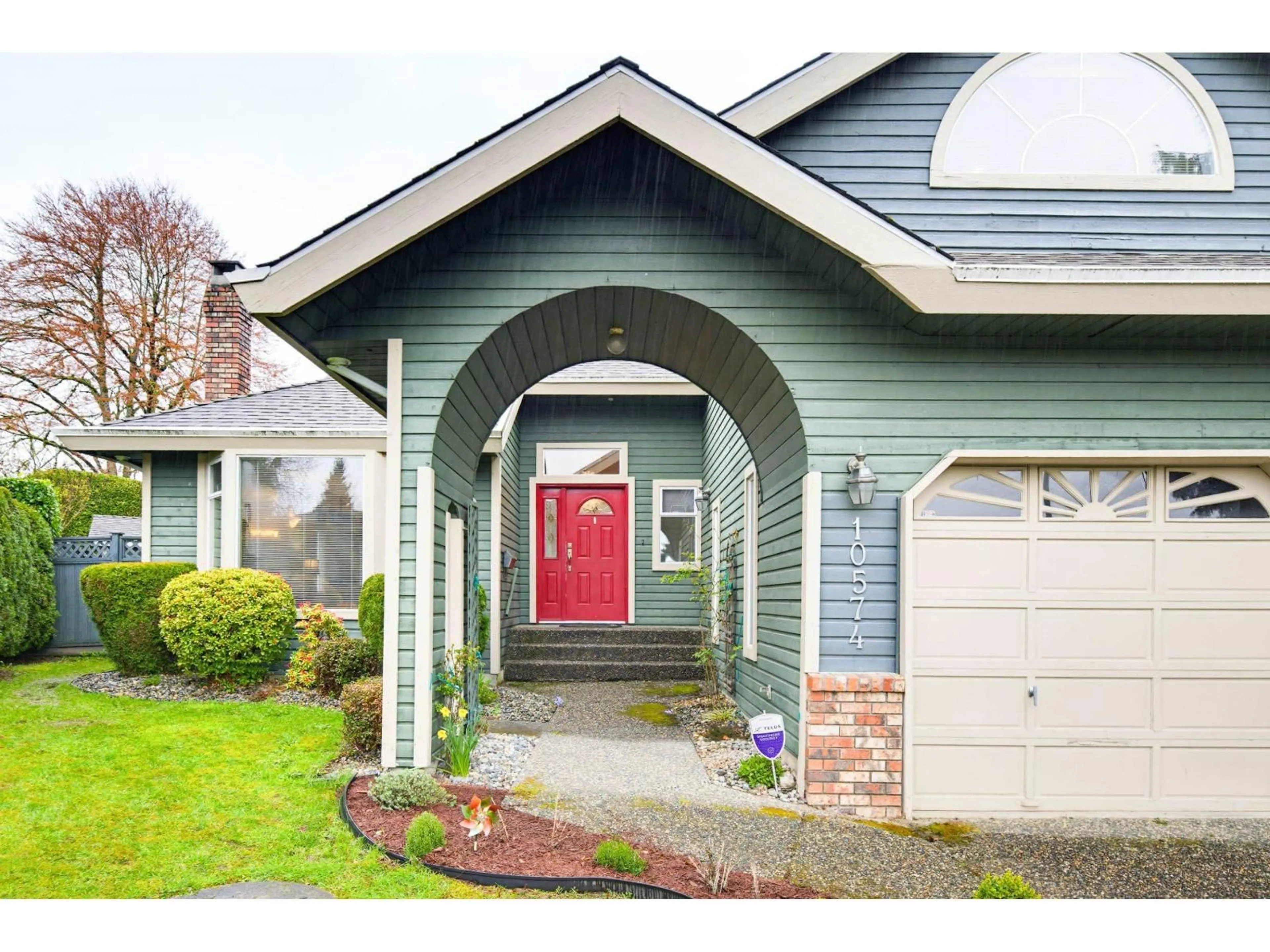 Home with vinyl exterior material, street for 10574 WOODGLEN CLOSE, Surrey British Columbia V4N1V4