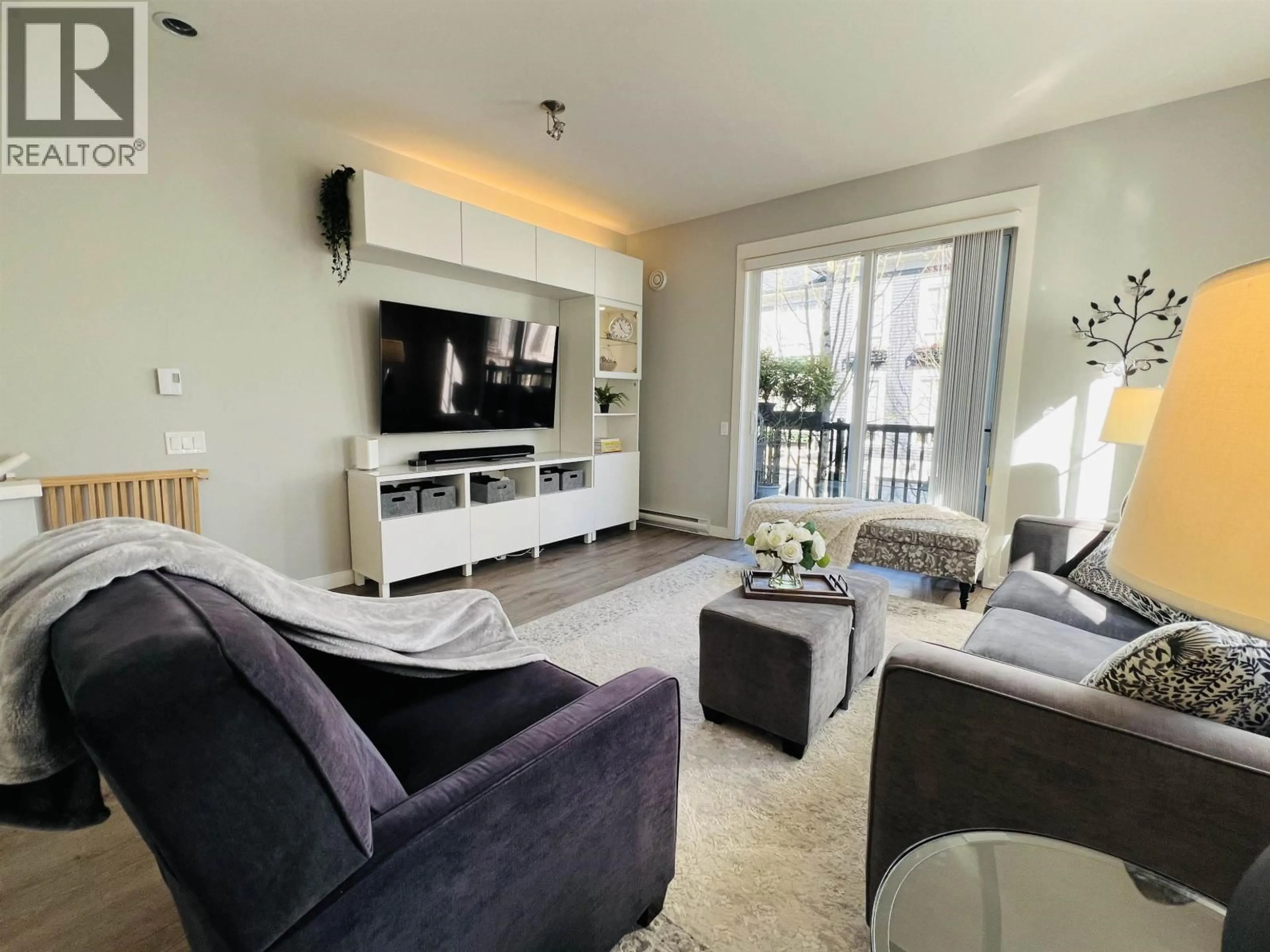 Living room with furniture, unknown for 75 - 2428 NILE GATE, Port Coquitlam British Columbia V3B0H6