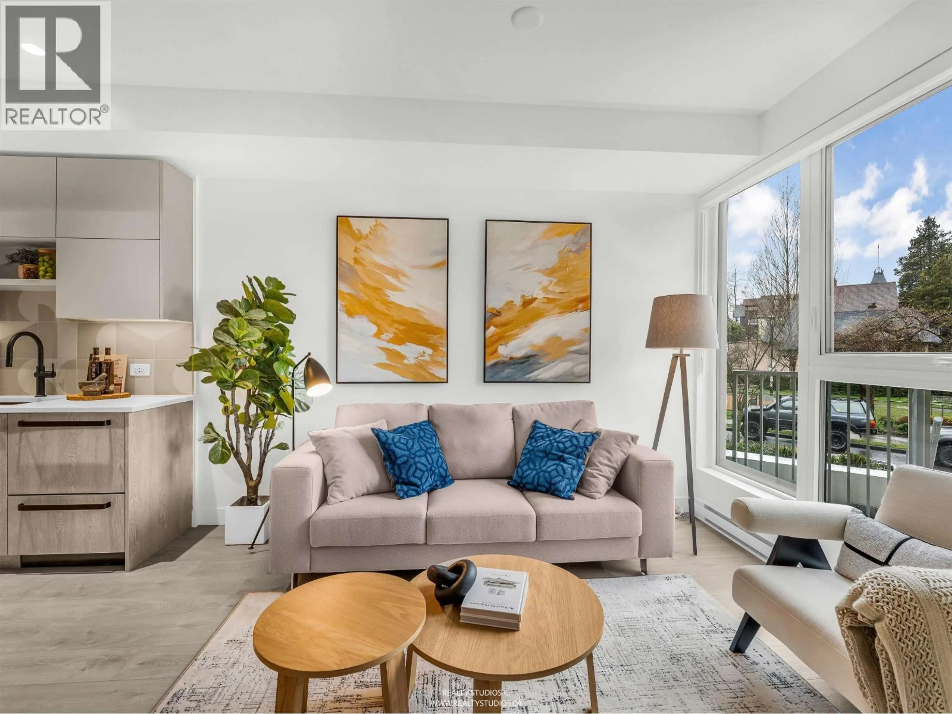 Living room with furniture, unknown for 3130 SOPHIA STREET, Vancouver British Columbia V5T0K5