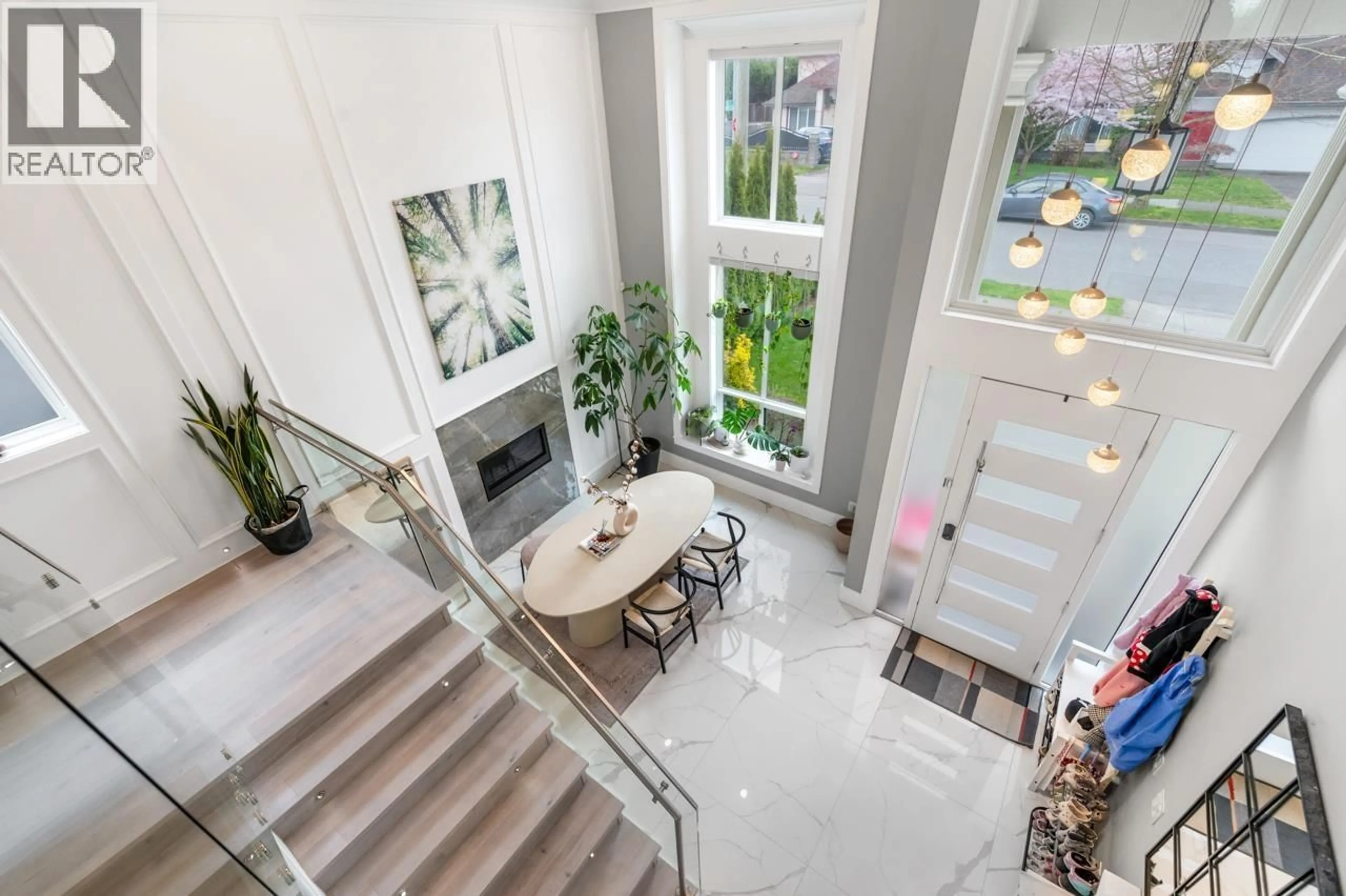 Indoor foyer for 3991 LOCKHART ROAD, Richmond British Columbia V7C1M4