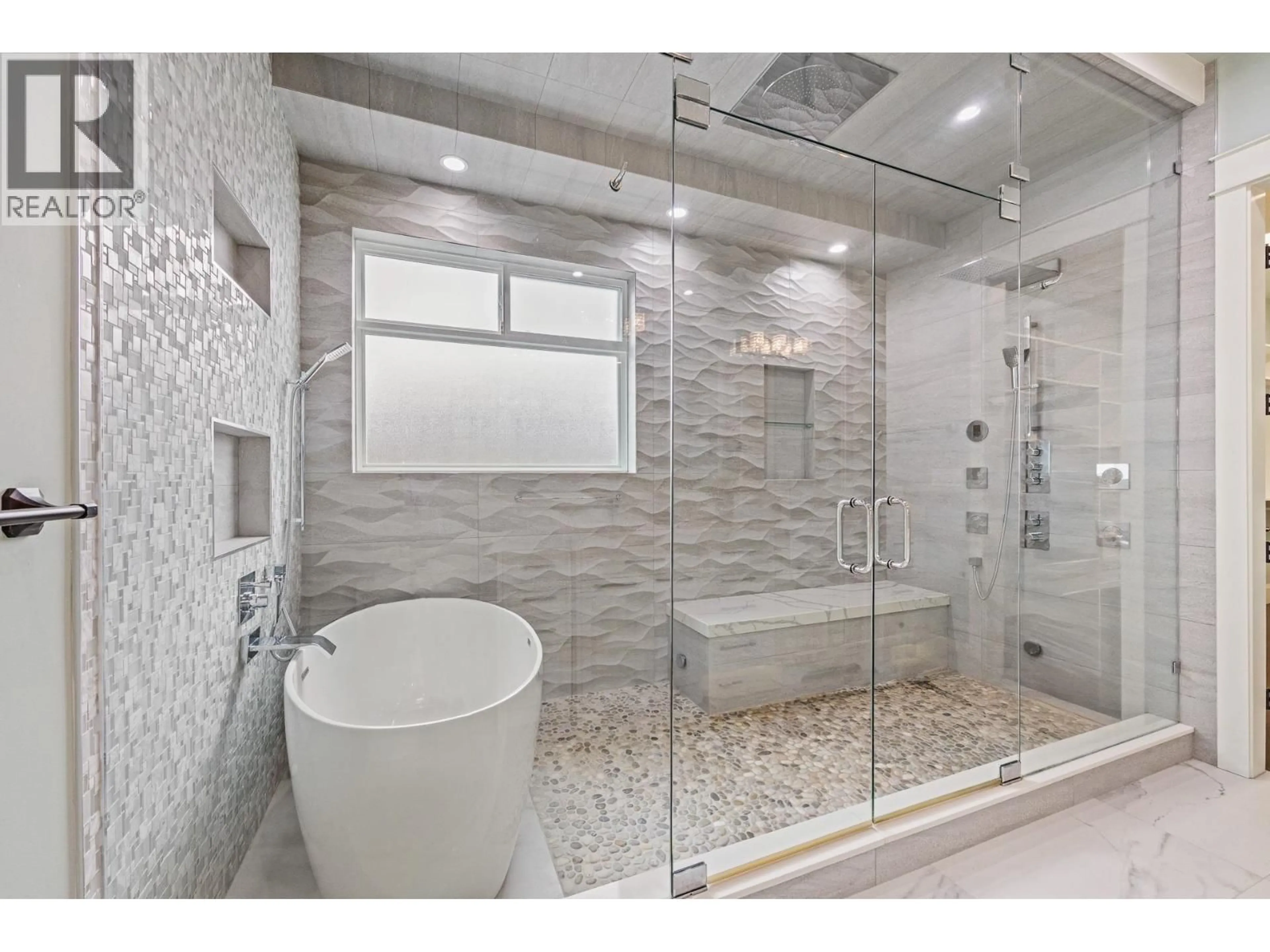 Contemporary bathroom, ceramic/tile floor for 10395 WHISTLER PLACE, Richmond British Columbia V7E4C6
