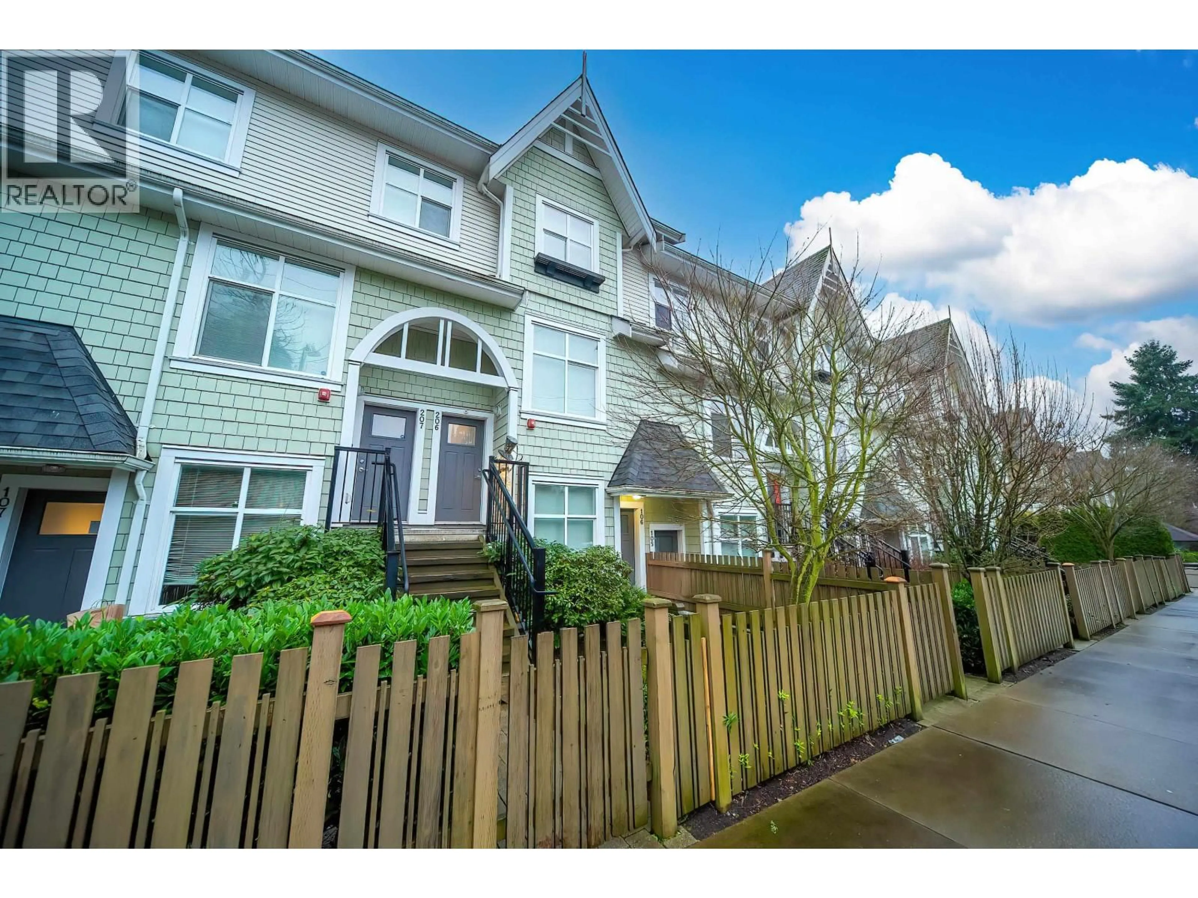 Unknown for 206 - 7250 18TH AVENUE, Burnaby British Columbia V3N1H3