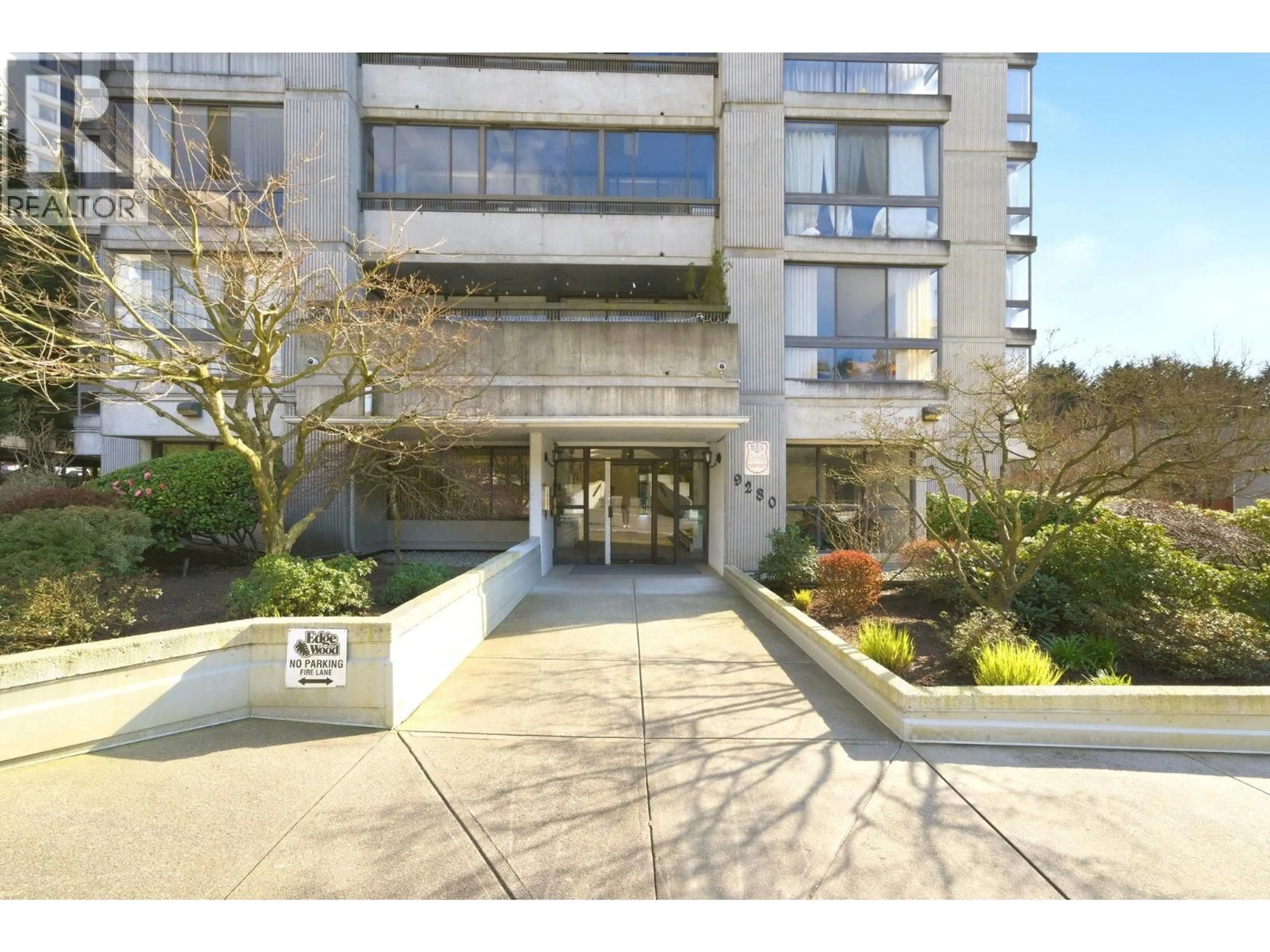 Indoor foyer for 1601 - 9280 SALISH COURT, Burnaby British Columbia V3J7J8