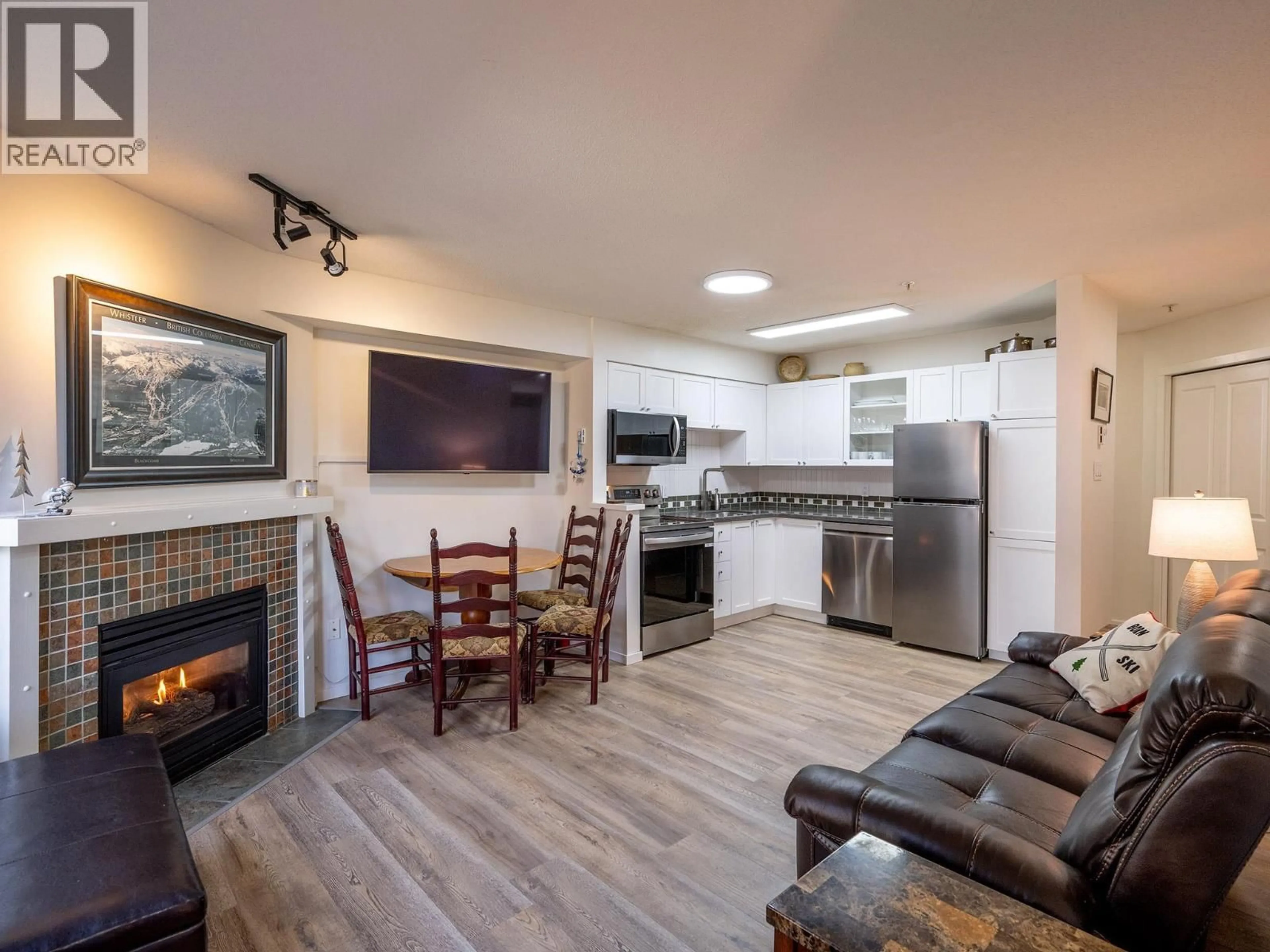 Open concept kitchen, unknown for 3 - 4388 NORTHLANDS BOULEVARD, Whistler British Columbia V8E1C6