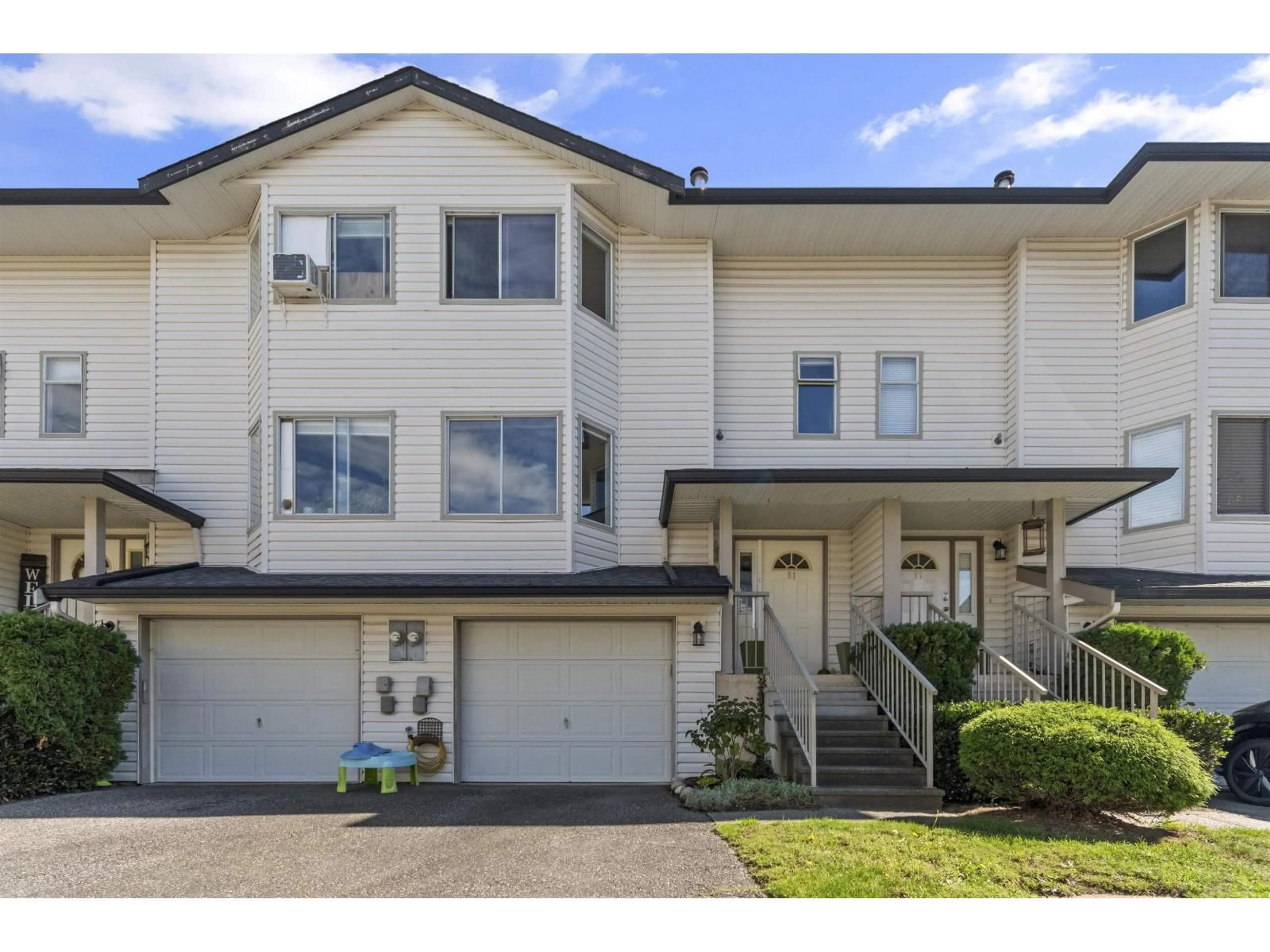 Home with vinyl exterior material, street for 51 - 5904 VEDDER ROAD, Chilliwack British Columbia V2R3E7