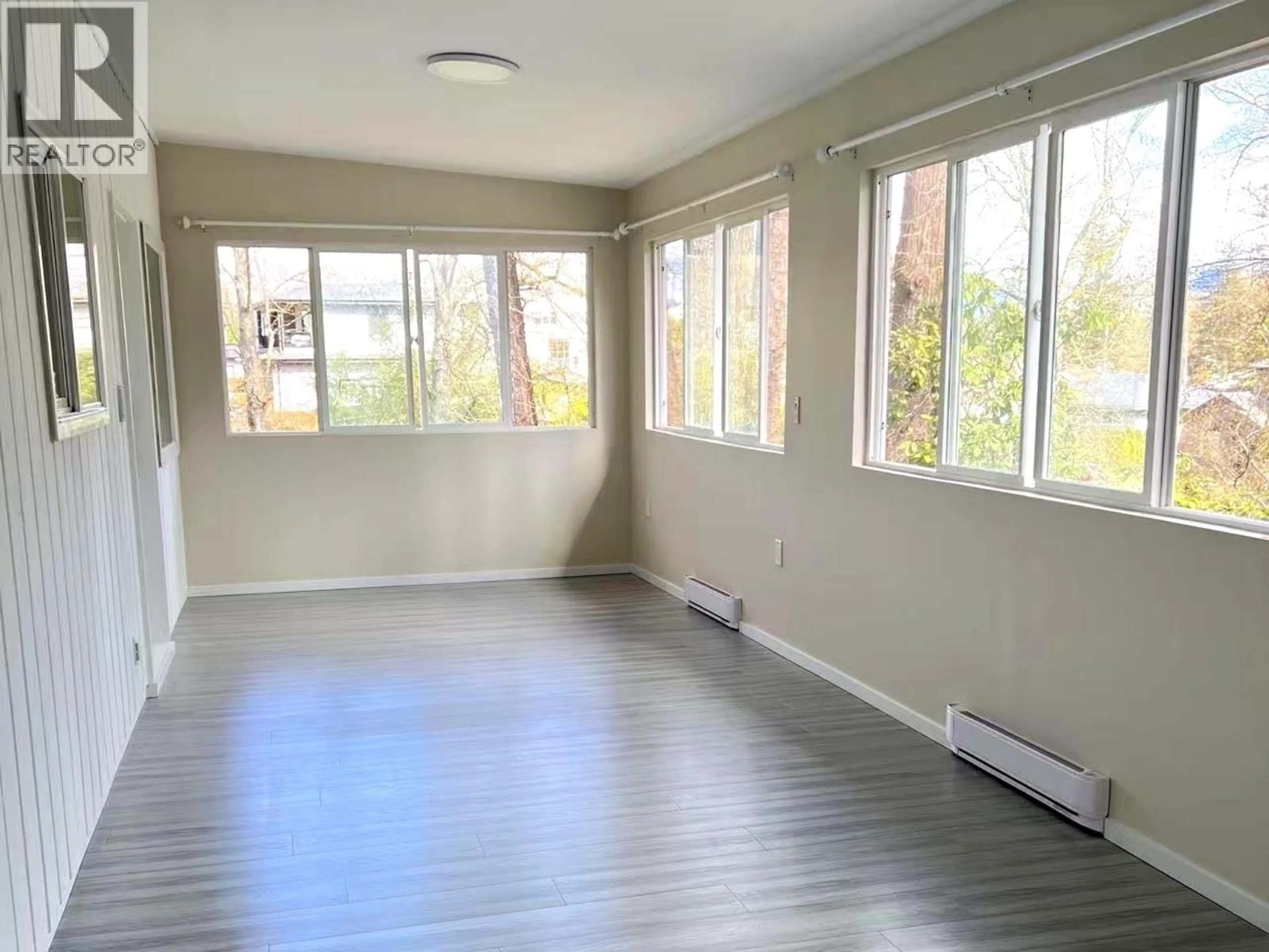 A pic of a room for 4383 PINEWOOD CRESCENT, Burnaby British Columbia V5G2J7