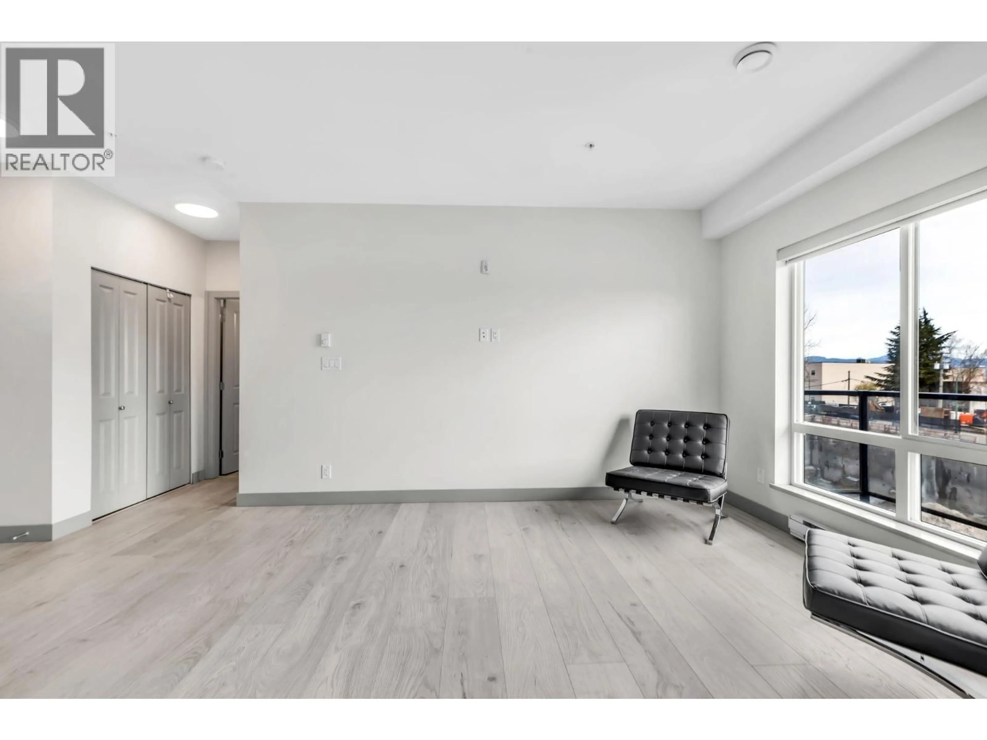 Unknown for 311 - 6968 ROYAL OAK AVENUE, Burnaby British Columbia V5J4J2