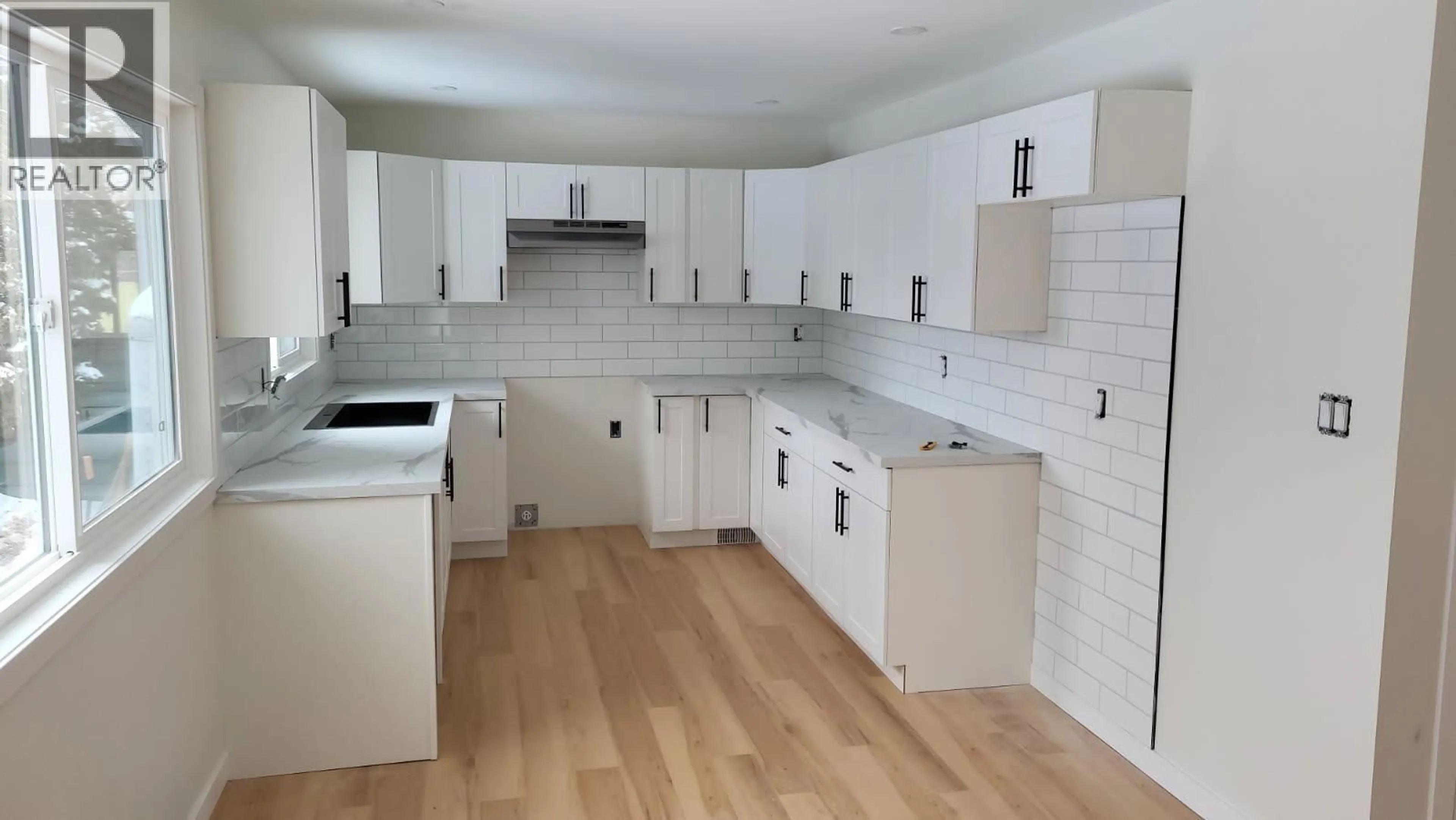 Unknown for 389 NICHOLSON STREET, Prince George British Columbia V2M2L8