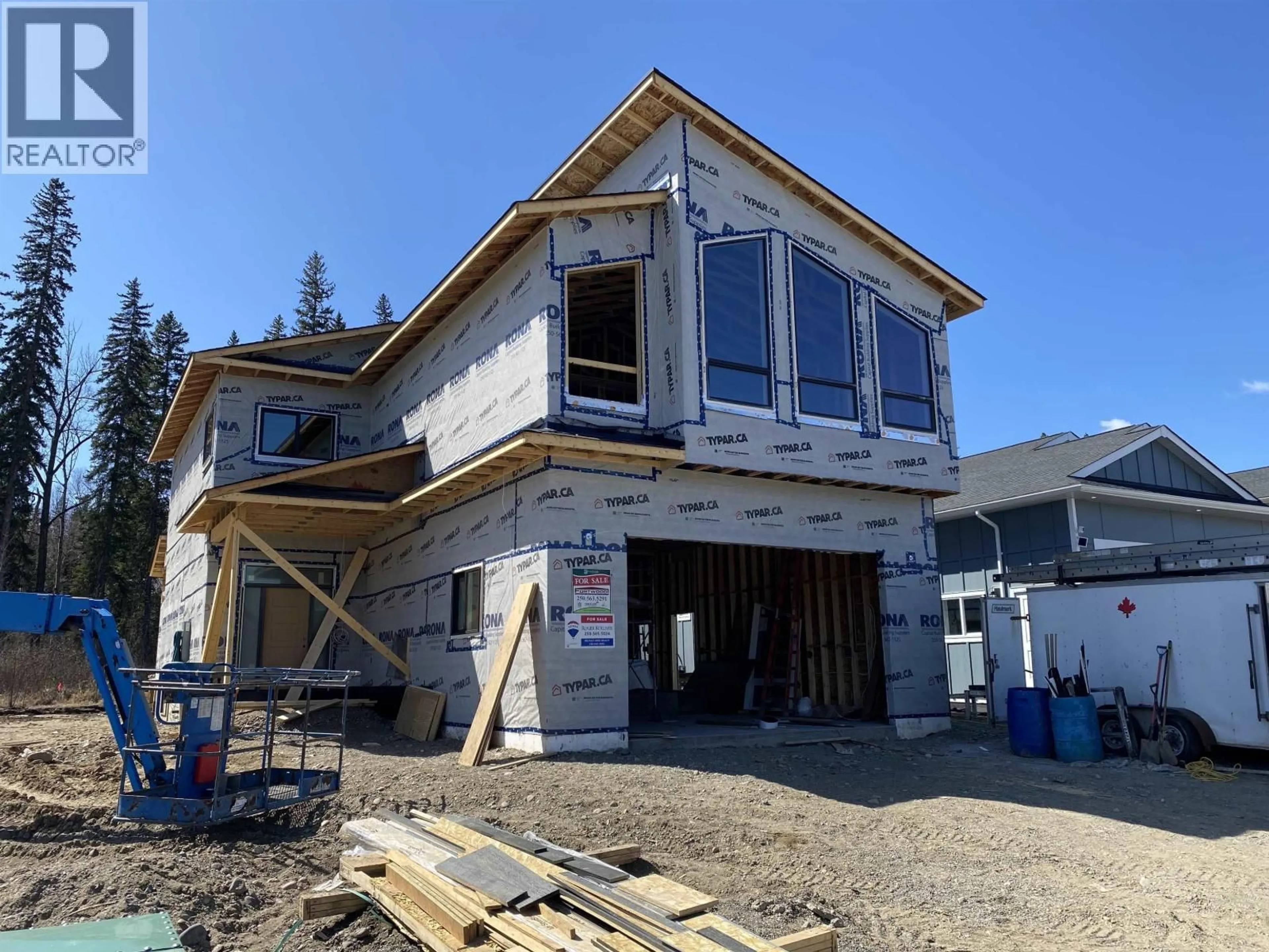 Home with vinyl exterior material, building for 7375 FOXRIDGE AVENUE, Prince George British Columbia V2N2X4
